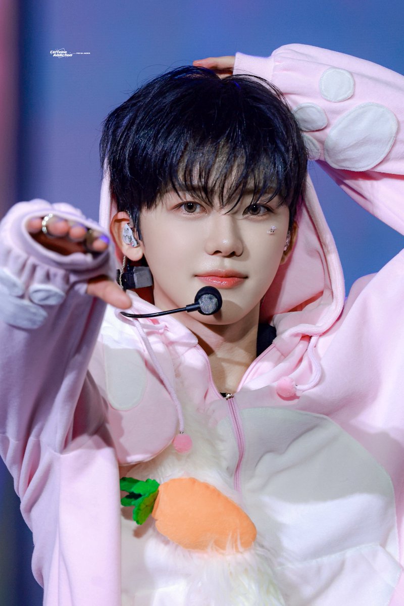 CaffeineA0813's tweet photo. 260705 DUALITY JAKARTA

Halo semuanya, lama nggak ketemu~ Walaupun sudah beberapa kali ke Jakarta, ini pertama kalinya aku nonton JNJM di sini. Teman-teman Indonesia tetap hangat dan ramah seperti biasa. Terima kasih buat yang sudah membantu aku beberapa hari ini. Semoga bisa cepat balik lagi!💚🫶🏻🥰
#재민 #ジェミン #JAEMIN #NCT