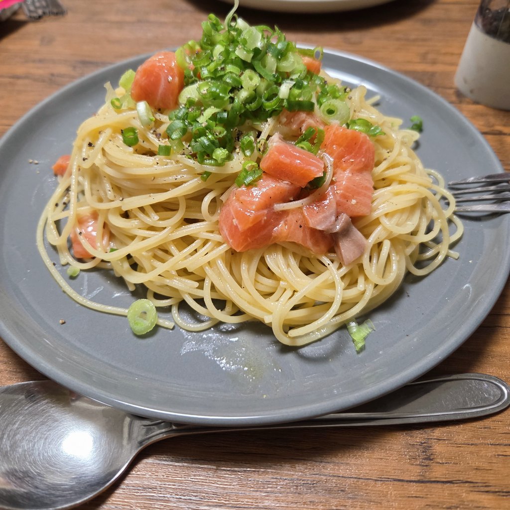 kinotooooo's tweet photo. サーモンの冷製パスタを作ったりしてたら土日終わっちゃた https://t.co/2PfoFPtApH