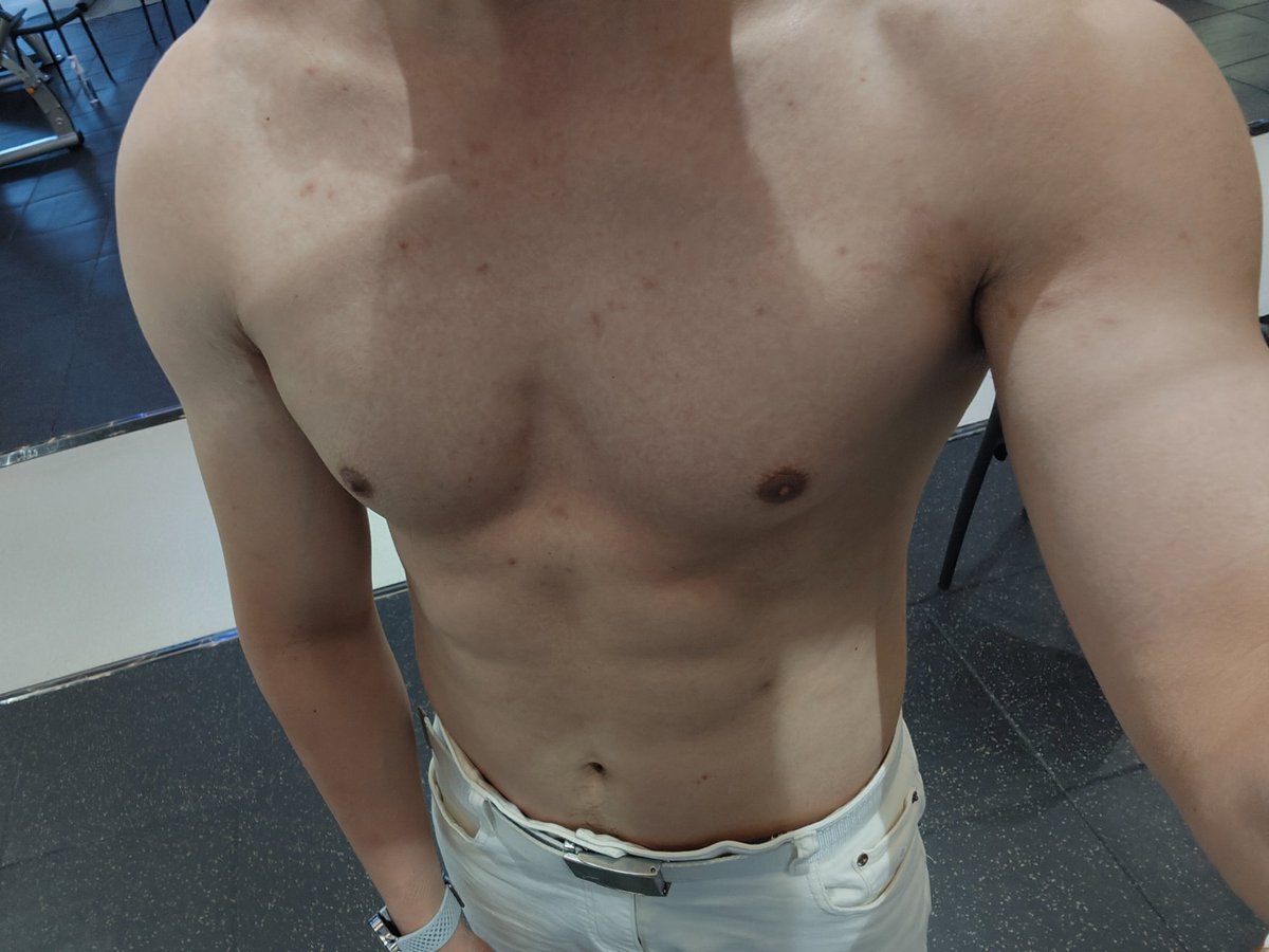 musclexin's tweet photo. 瞎练练 #男大学生 #健身 https://t.co/y0qiCXLu4L