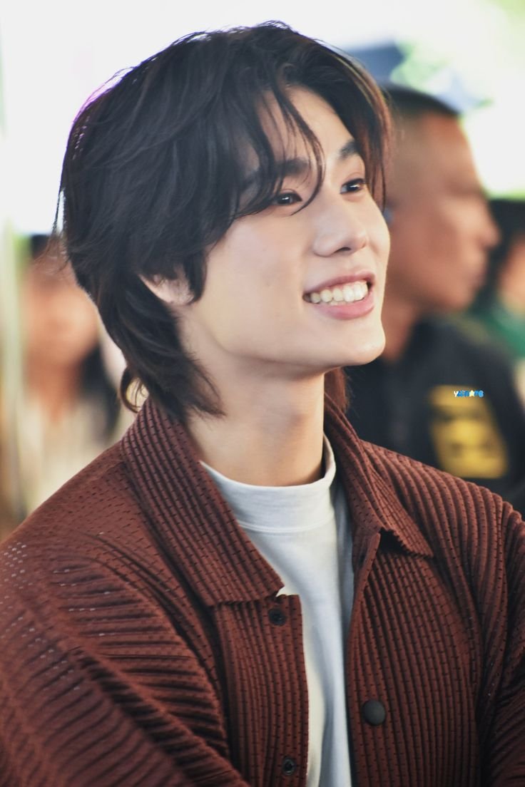 czennieee's tweet photo. Happy birthday na phuphu💐🎂🤍✨️
May this year bring more opportunities for you, may you grow more may god bless you our lookpeach Enjoy your day na khaa phuu🫳🥺lots of love and support always🫶🤟(a bit late wish)
HAPPY 23RD BIRTHDAY PHUWIN
#23rdHoneyThePHUWINDay 
#phuwintang https://t.co/dc8h3vjEK2