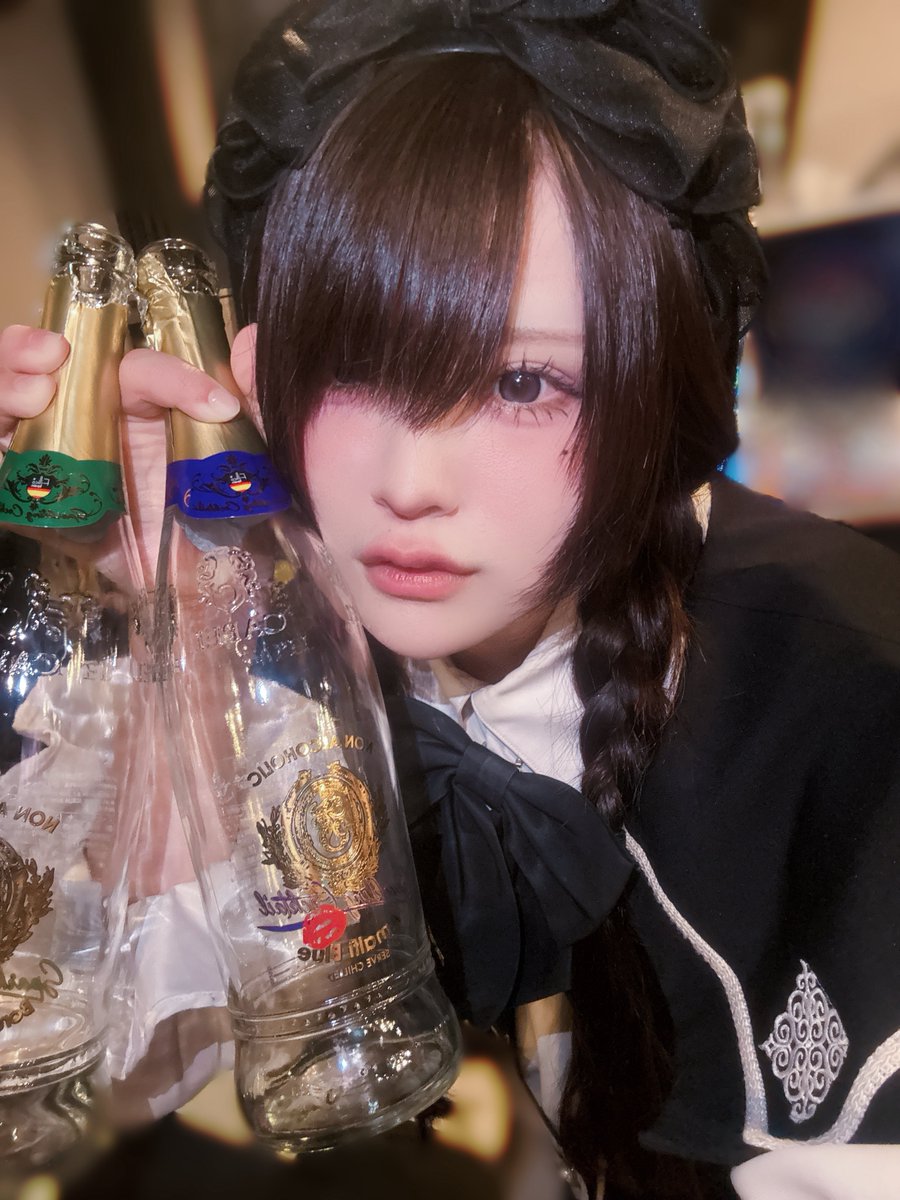 sui6_u's tweet photo. 07.05ログアウト！
🍎ごしゅ！ゆるふわごしゅ！よいぺろばんりごしゅ！乾杯、ショット、ポポン🍾ありがとうございました😭✨
初めてのポンフィリコ〜🩵💚アイス屋さんもさせてもらえて楽しすぎた😻♡
.
次は8日18-23です！ https://t.co/C4D1sn0Umr