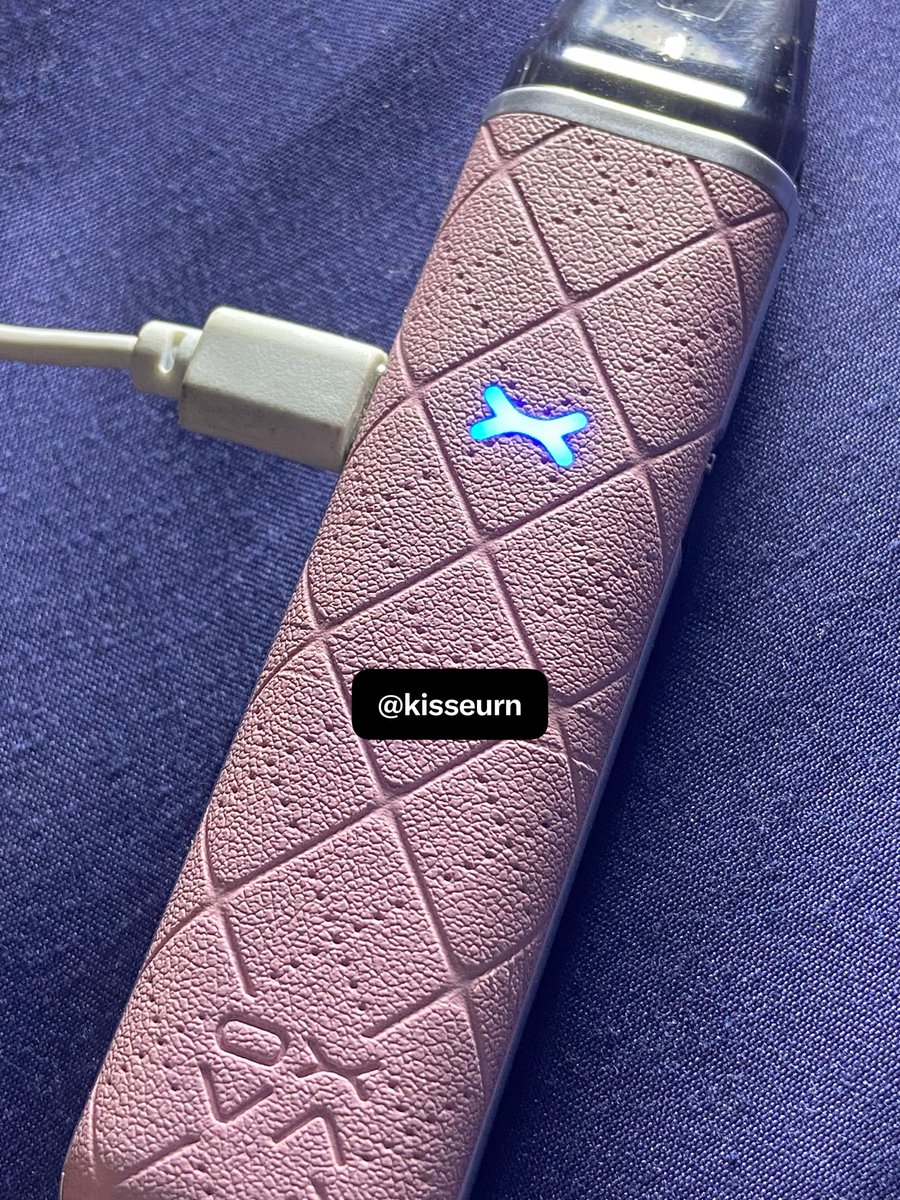 kisseurn's tweet photo. WTS ! haloo aku preloved pod oxva xlim go aku (pink)
- bisa beli satuan (liq/device aja)
- liq ada ice honeydew 12ml &amp; tiramisu 50ml
- no minuss charger ori oxva
- bisa 🍊
-📍 Jombang/Malang https://t.co/9OTlknffEu