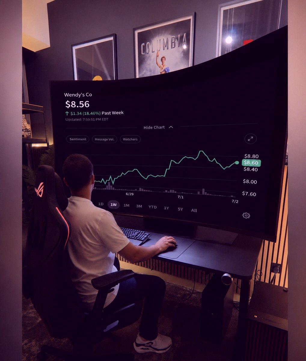 kuruchan321's tweet photo. just sittin here managing my $107 portfolio. gotta start somewhere, right? 😅 https://t.co/X7GmAbRiZN