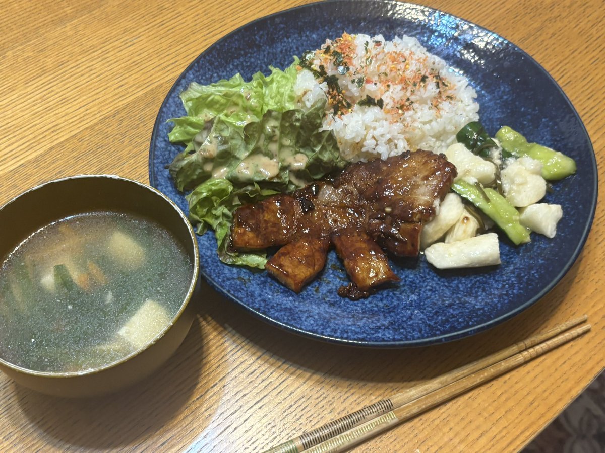 y8a0sk's tweet photo. 食欲湧かなくて少ない食事量で満足できる体じゃなくて、どれだけジャンキーなもの食べても太らない体が欲しいんだよな😸😸😸 https://t.co/KsAVSSu6TZ