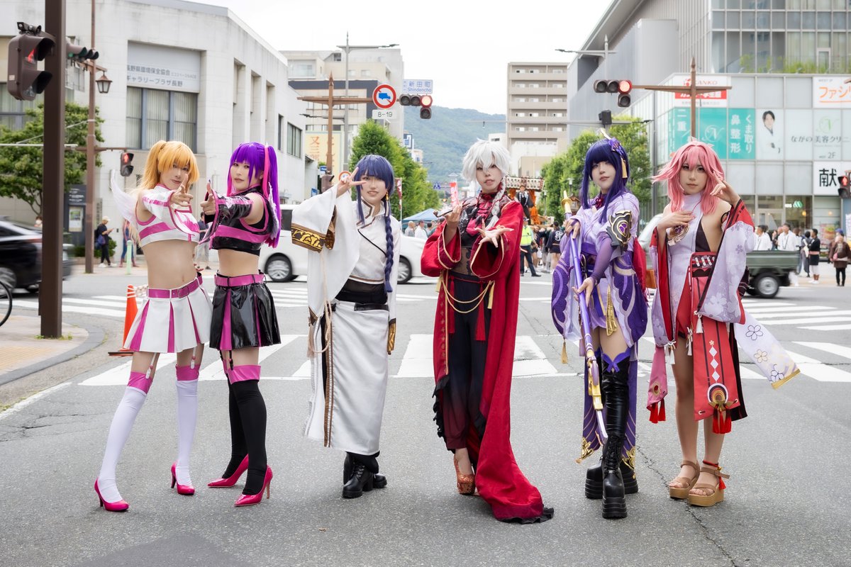 coslifenagano's tweet photo. 善光寺表参道夏祭りご参加の皆様お疲れ様でした！！心配されたお天気もイベント中は持ってくれて例年と比べ過ごし易い1日でした😀　コスパフォは初の路上ステージ大勢の方が見に来て頂き 参加チームの皆さんの素敵なステージで盛り上がりました！！　　続く...　   #コスライ https://t.co/BPlAEdssUV