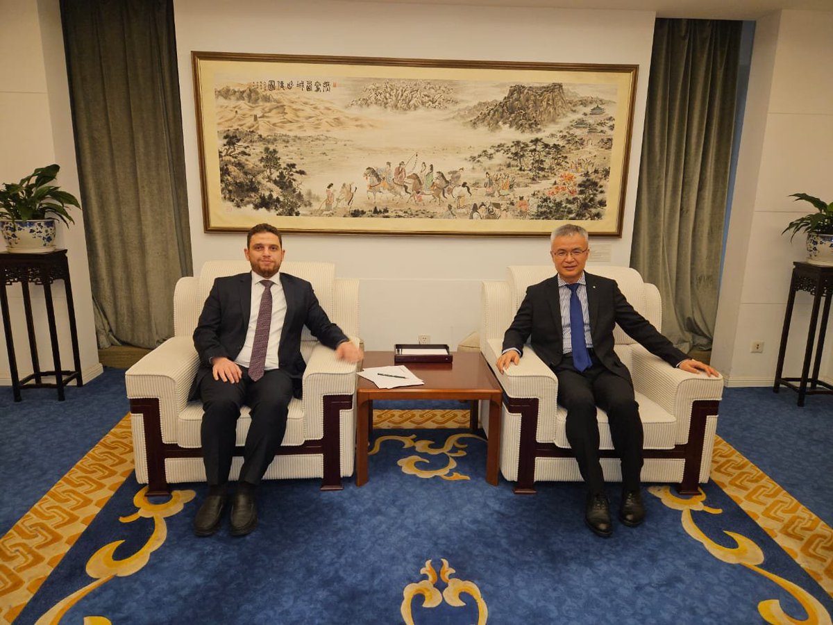 SyEmbBeijing's tweet photo. التقى القائم بأعمال سفارة الجمهورية العربية السورية في جمهورية الصين الشعبية السيد محمد زكريا لبابيدي نائب مدير إدارة غرب آسيا وشمال أفريقيا في وزارة الخارجية الصينية السيد تشو بياو، وذلك في مقر الوزارة بالعاصمة بكين. https://t.co/aa3qPuN4Vf