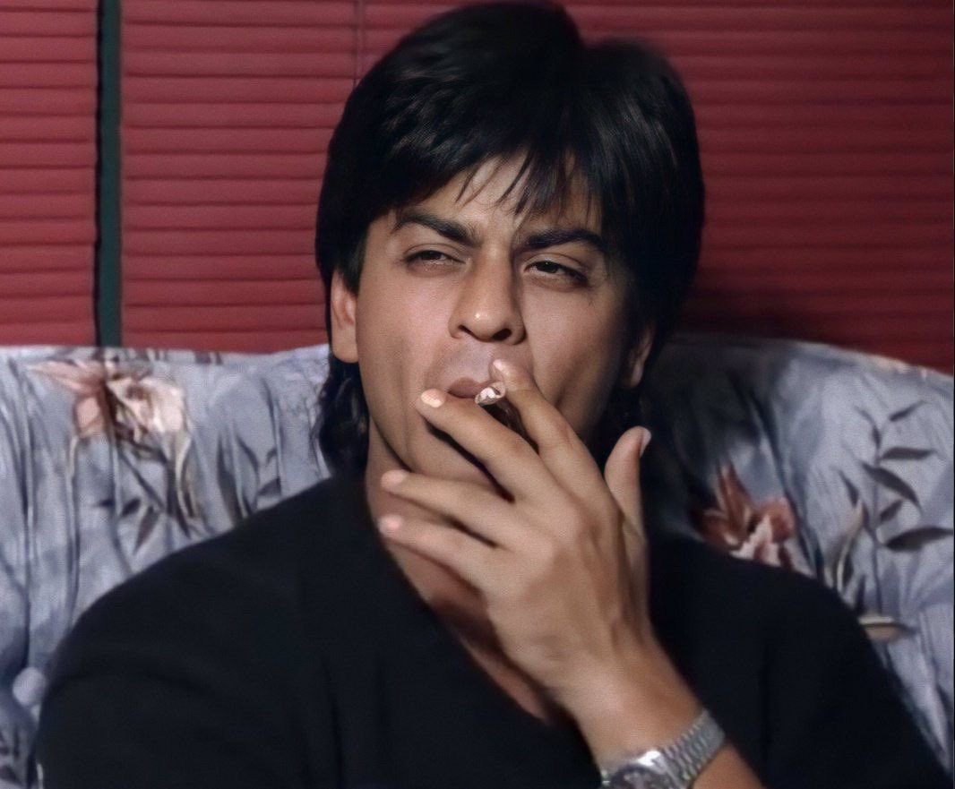 Its_CineHub's tweet photo. How #SRK is living the DREAM LIFE of everyone in the Country:- 

- Married his childhood love
- Became India's biggest superstar in World
- still a Box-Office hero even after 35 Years
- Owns Haters & Illiterates every-time 
- Owns a cricket team (& now a stadium too)
- Loved by billions across the globe
- The Richest Actor in the World

JUST THE KING THINGS.. No Indian Actor, I repeat no Indian actor could even come to 50% of his Popularity. 🙏🏻 @iamsrk
