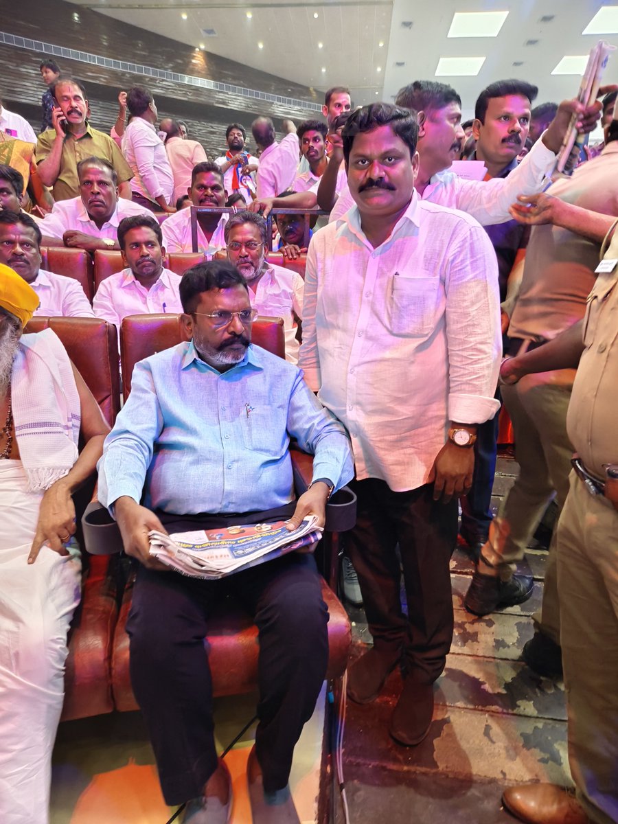 egastofficial's tweet photo. 2026 விசிக விருதுகள் வழங்கும் விழாவில் தேசிய தலைவர் அண்ணன் #எழுச்சித்தமிழர் அவர்களுடன்...05-07-2026 https://t.co/3iUPbGPguL