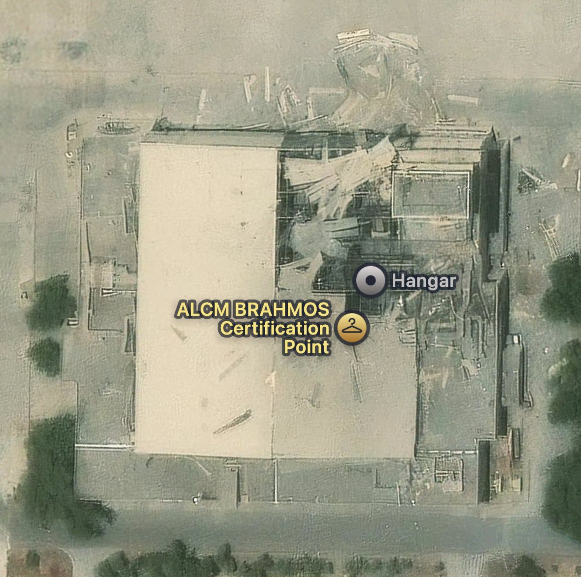 _Nitin_Thakran's tweet photo. The hangar got its most unforgettable quality inspection.
Kudos to the guy who added this. https://t.co/Ecpaj9eoMp
