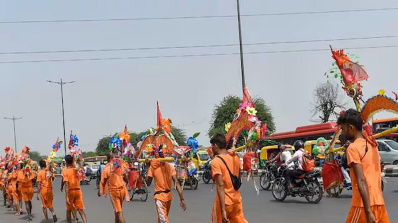 OpIndia_in's tweet photo. गाजियाबाद में कांवड़ मार्ग की दुकानों पर मालिक का नाम दिखाना जरूरी

लाइसेंस और QR कोड भी अनिवार्य, अब नहीं छिपेगी पहचान

https://t.co/cK5aD3Lq5A https://t.co/6cKjUBR66z