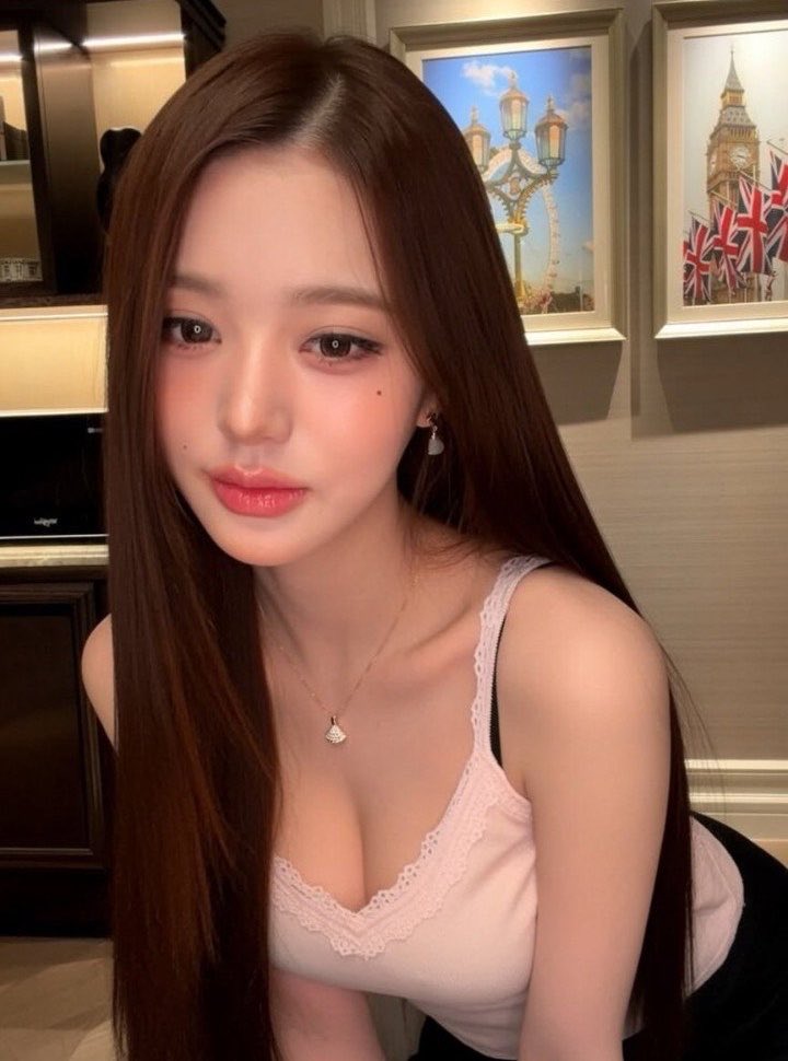YoyoLin_X's tweet photo. 你吐舌头👅的样子

性感的让人无法拒绝 https://t.co/3w1YUKchIv