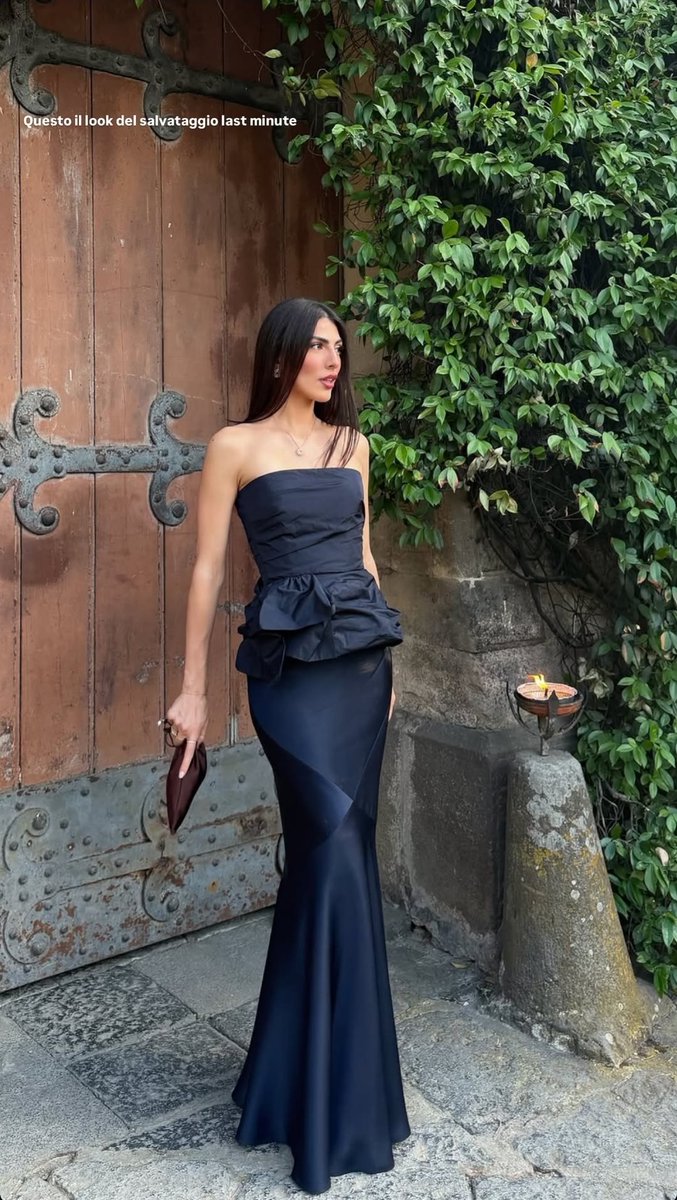 LauraA935's tweet photo. L' outfit indossato e quello che avrebbe dovuto indossare... Era divino wow ❤️‍🔥❤️‍🔥❤️‍🔥 #giuliasalemi #prelemi https://t.co/xZ6zDQ3Qqo