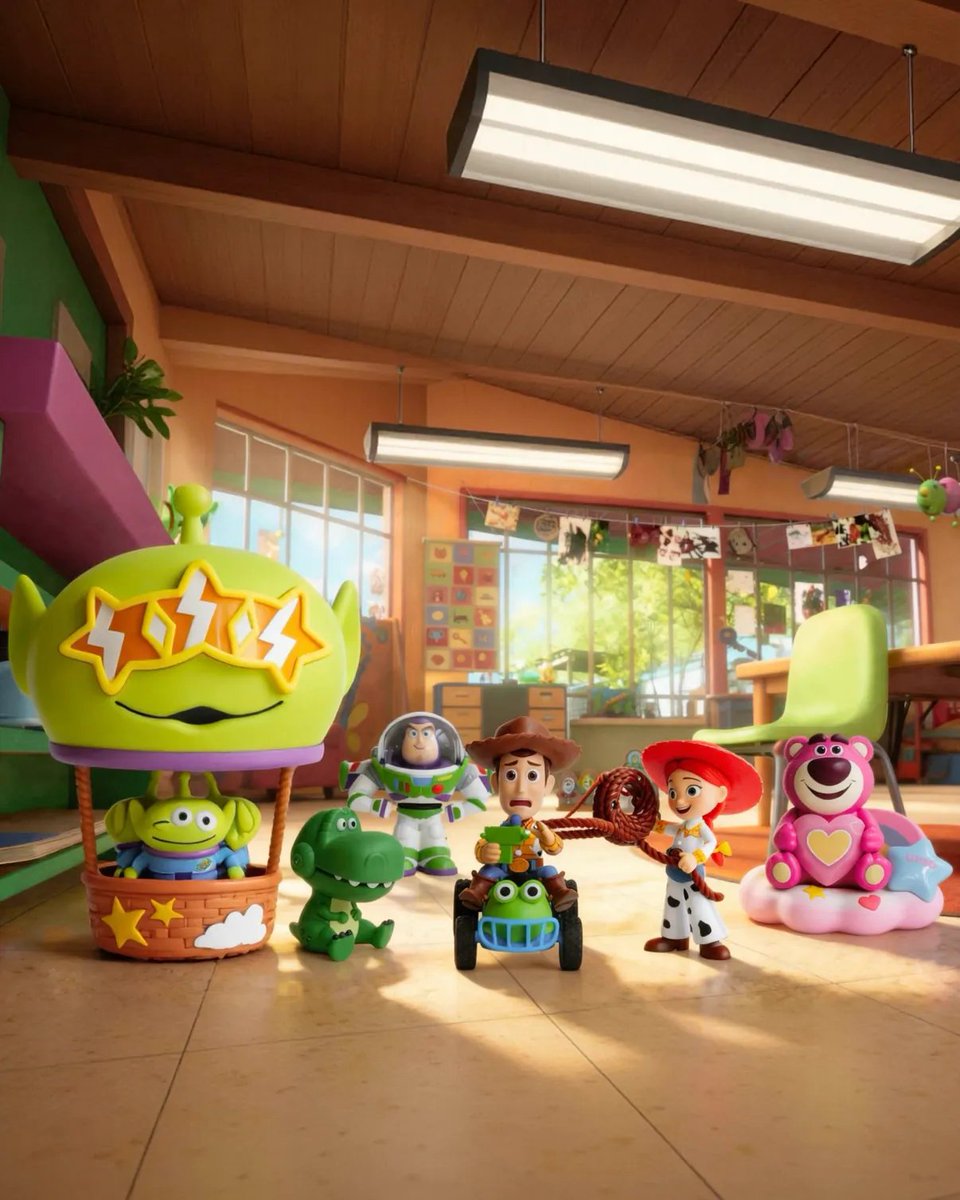 Morenmore_th's tweet photo. KFC x Toy Story 5 อีกคอลที่น่าสะสมมาก น่ารักทุกแบบเลย! 
มีเฉพาะสาขาที่จีนนะคะ มีให้สะสมทั้งหมด 6 แบบนะคะ 🍗🦖

มัดจำ 100 | ส่งฟรี ꕤ https://t.co/KKzjDS9FtK