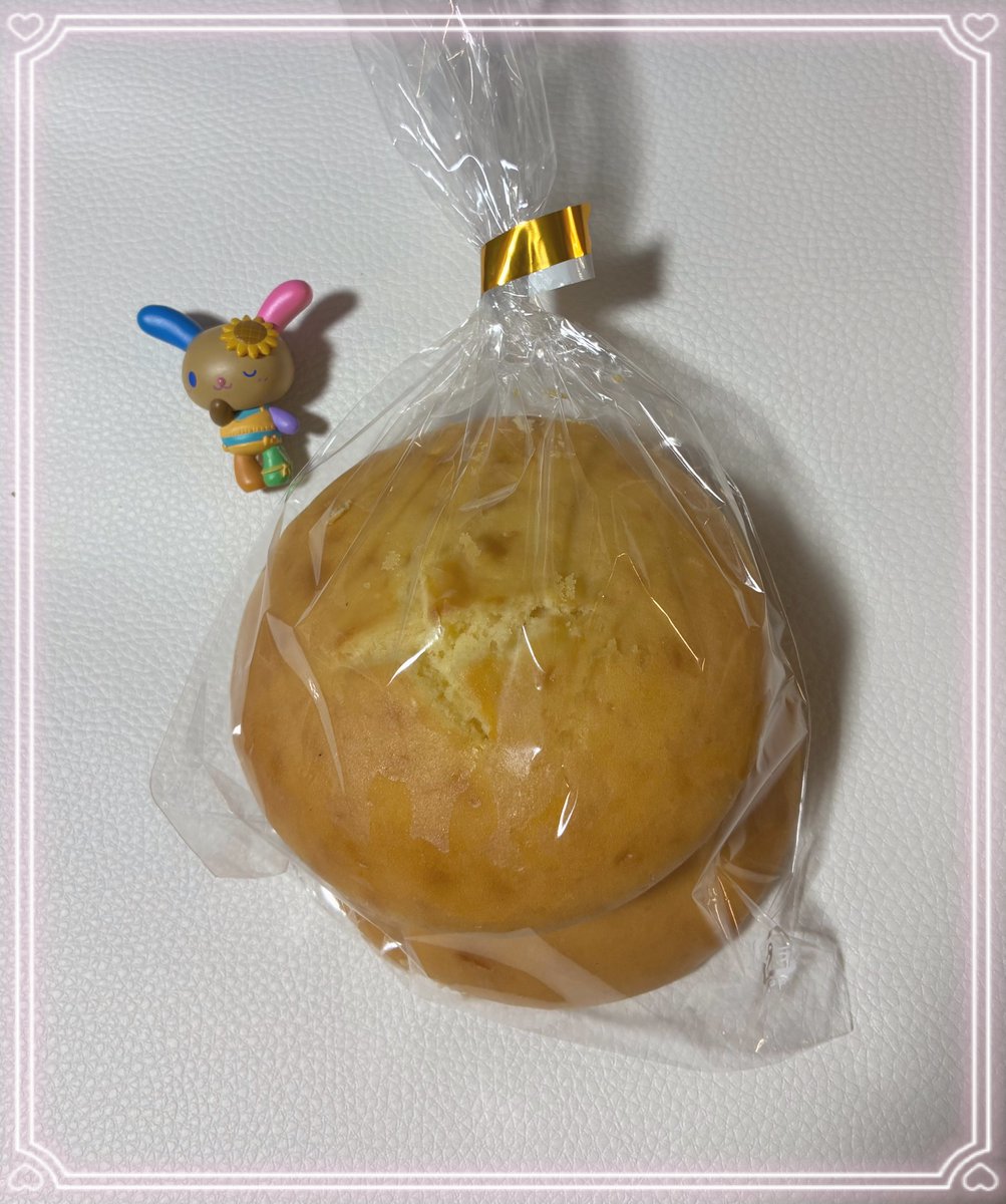 twelve8's tweet photo. 昔なつかしい甘食！

子供の頃は甘食をよく食べてたな。
今はあまり見かけない！
どうしてだろ？ https://t.co/KNiBfdDqzU