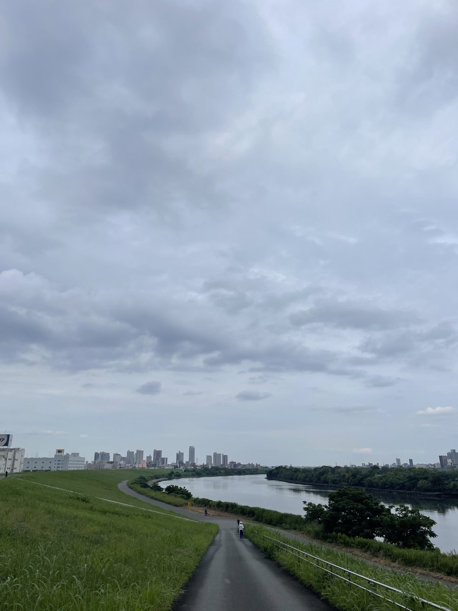 mizunami754's tweet photo. なんとか、雨の止み間に。　#ウォーキング　#空が好き　#戸田公園 https://t.co/ZjkQCiHCmY