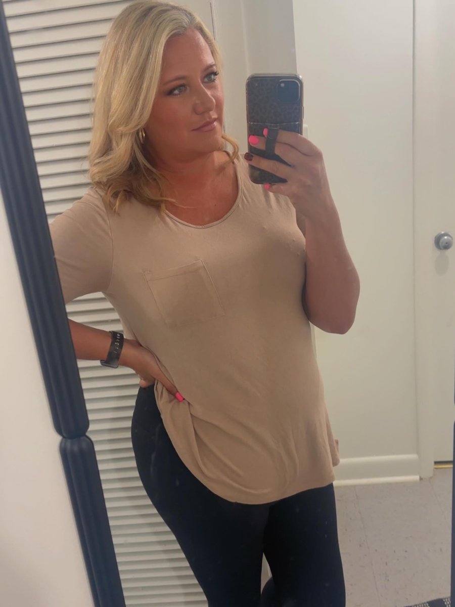 DebraLewisX's tweet photo. Would you sleep with a 40yo women like me? https://t.co/RiIcCss7gM