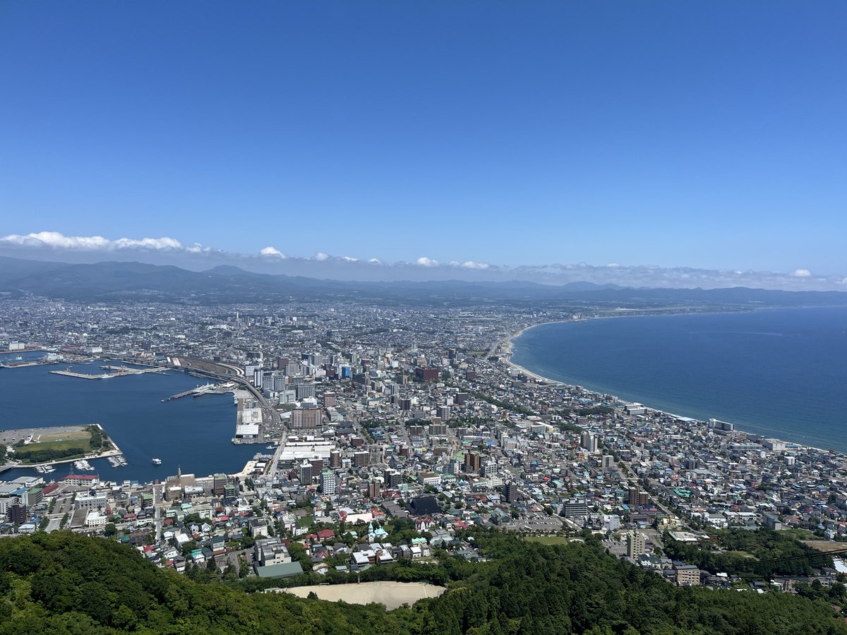breakaschool's tweet photo. 昨日の函館ARARAに出演してくれたバンドの皆様、遊びに来てくれた皆様ARARAのスタッフの皆様本当にありがとうございました。初めての行く箱での企画でしたが、もう最高に楽しかったです。函館て街がこの3日間で一気に好きになりました。素敵な街には素敵な人達が沢山いるなと！また必ず遊び行きます！ https://t.co/O87yruHsdv