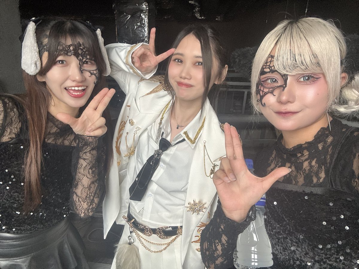 SMASH_officialX's tweet photo. 本日ネギフェスありがとうございました‼️

まゆみコラボ如何でしたか⁉️
ナイス トライアングルドリーマーでしたね🔥
これからもSMASHよろしくお願いします🌟

みなさんまたどこかでお会いしましょう‼️

本日のセトリはまゆみセレクトです☝🏻 ̖́-
 #SMASHセトリ https://t.co/q6U5yCZlSg
