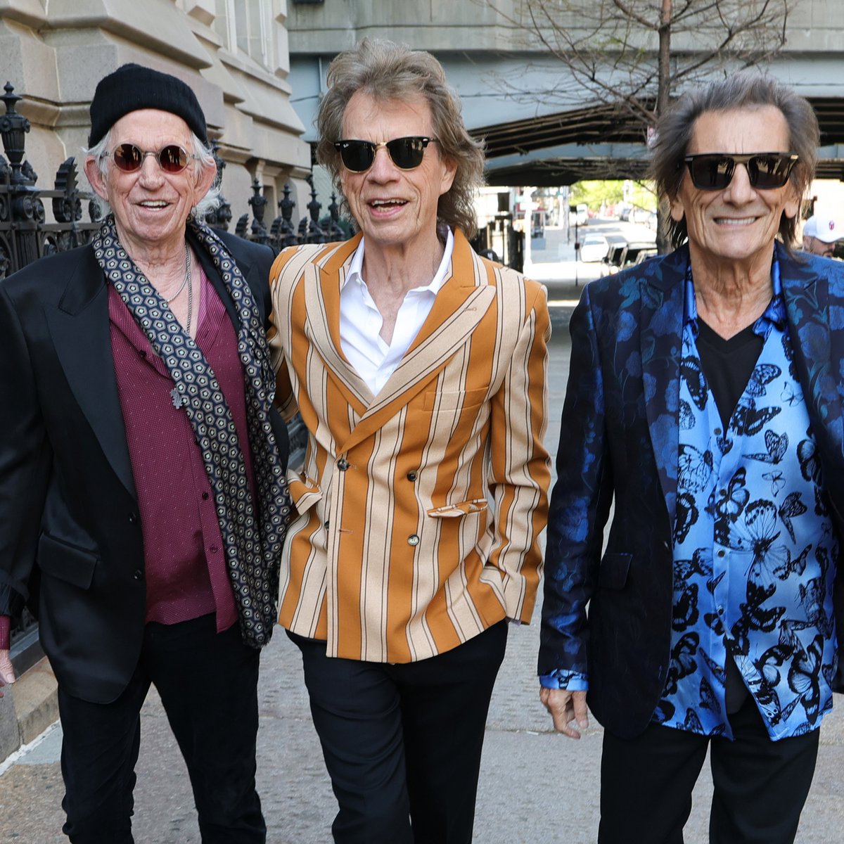 consequence's tweet photo. Mick Jagger says he prefers touring to residencies:

"I'm very ambivalent about residencies personally because it makes it very expensive for people to come to residencies, it costs twice as much..

"I'm very comfortable moving around, personally. I like to go places."

(via La Nación)

📸: Kevin Mazur