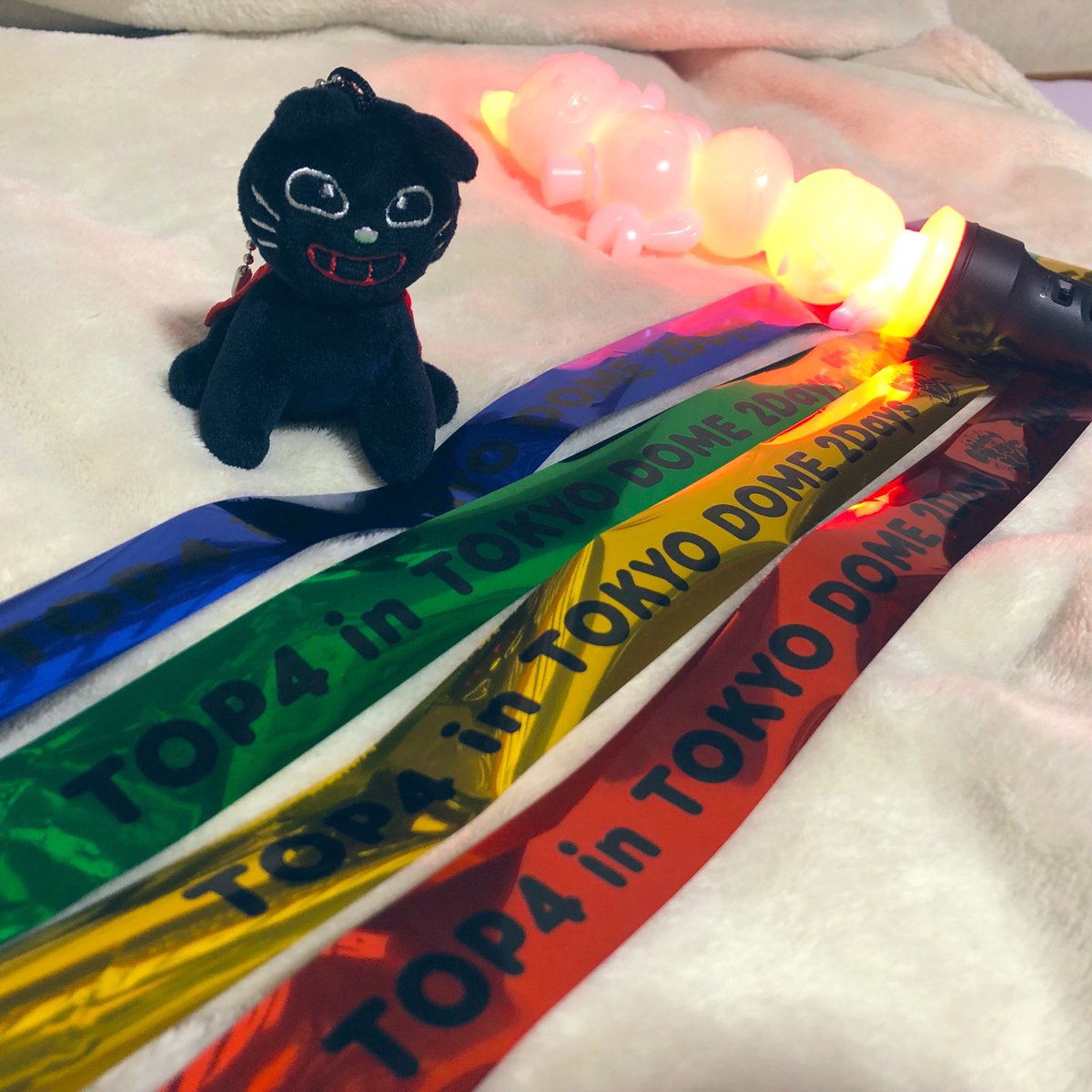 mitcho_0407's tweet photo. #TOP4TOKYODOME2
最高に心の栄養をいただけました🐈‍⬛
開幕『瞬間ジャーニー』で大盛り上がりだったし、ずーっっっと笑顔でいれた🦀
トロッコのお陰で2.3㍍先にいる！みたいな状況になって肉眼でピント合ってるTOP4が見れて悔いなし🐮
この4人がずっと続いていきますように🥷 https://t.co/pdMXZK0gAK