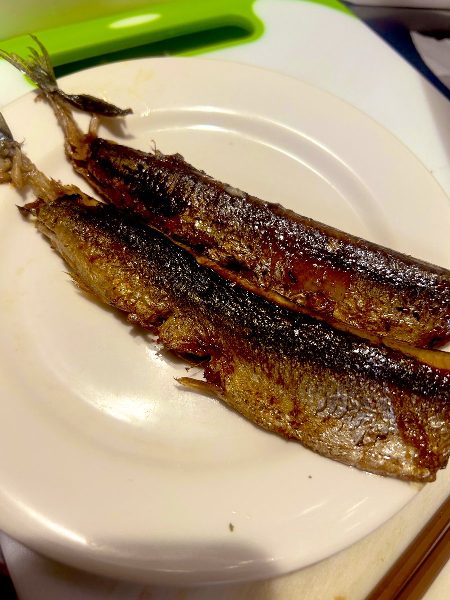 sanba0814's tweet photo. 秋刀魚じゃーー！！！ https://t.co/woJSDSWPXg