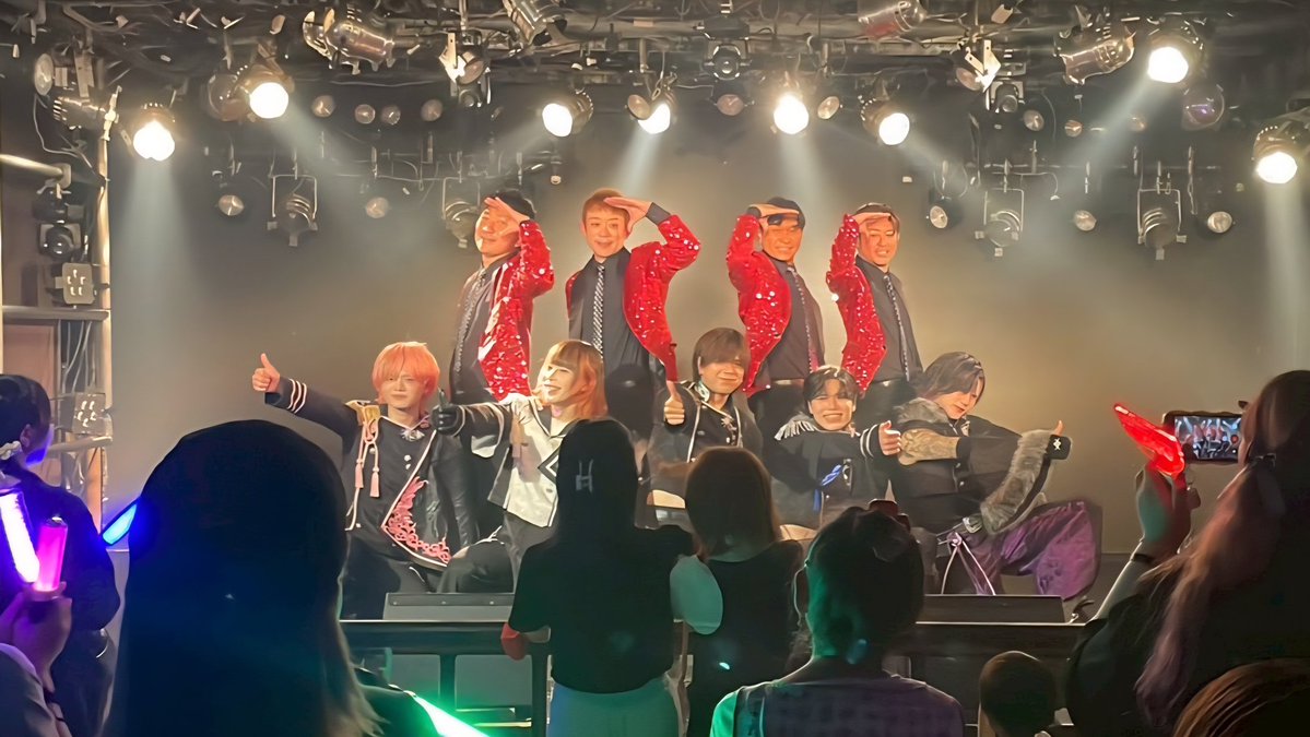 FreeFace_TOM's tweet photo. 🎶Summer Men's Fes🎶

SECOND CRUCHさんでのライブ🎤

広島メンズアイドル『しゅみぇる』さんにお誘いを頂き、参加させて頂きました令和歌謡グループTEPPAN🔥

先ずは足を運んで下さった皆様ありがとうございました‼️

現役バリバリのアイドルの方達との対バン🎶

ほぼ息子の様な年齢差でしたが(笑)とても楽しい時間を過ごさせて頂きましたよ☺

とっても礼儀正しくてついつい親目線に😅笑

この日は、しゅみぇるさんとのコラボもあり今をときめくモナキさんの【ほんまやで☆なんでやねん☆しらんけど】をコラボ🎶

曲の終了後、我々TEPPANはゼーゼーハーハー💦

しゅみぇるの皆さんはケロッとしてる😅

若さには叶いません(笑)

共演させて頂いた波鳳さん、そしてお声掛け頂いたしゅみぇるさん、会場スタッフの皆様とても楽しい時間をありがとうございました🎶

広島を盛り上げる為に一緒に頑張りましょう～👍‼️

#しゅみぇる さん
#波鳳 さん
#SECONDCRUCH
#モナキ さん
#ほんまやでなんでやねんしらんけど