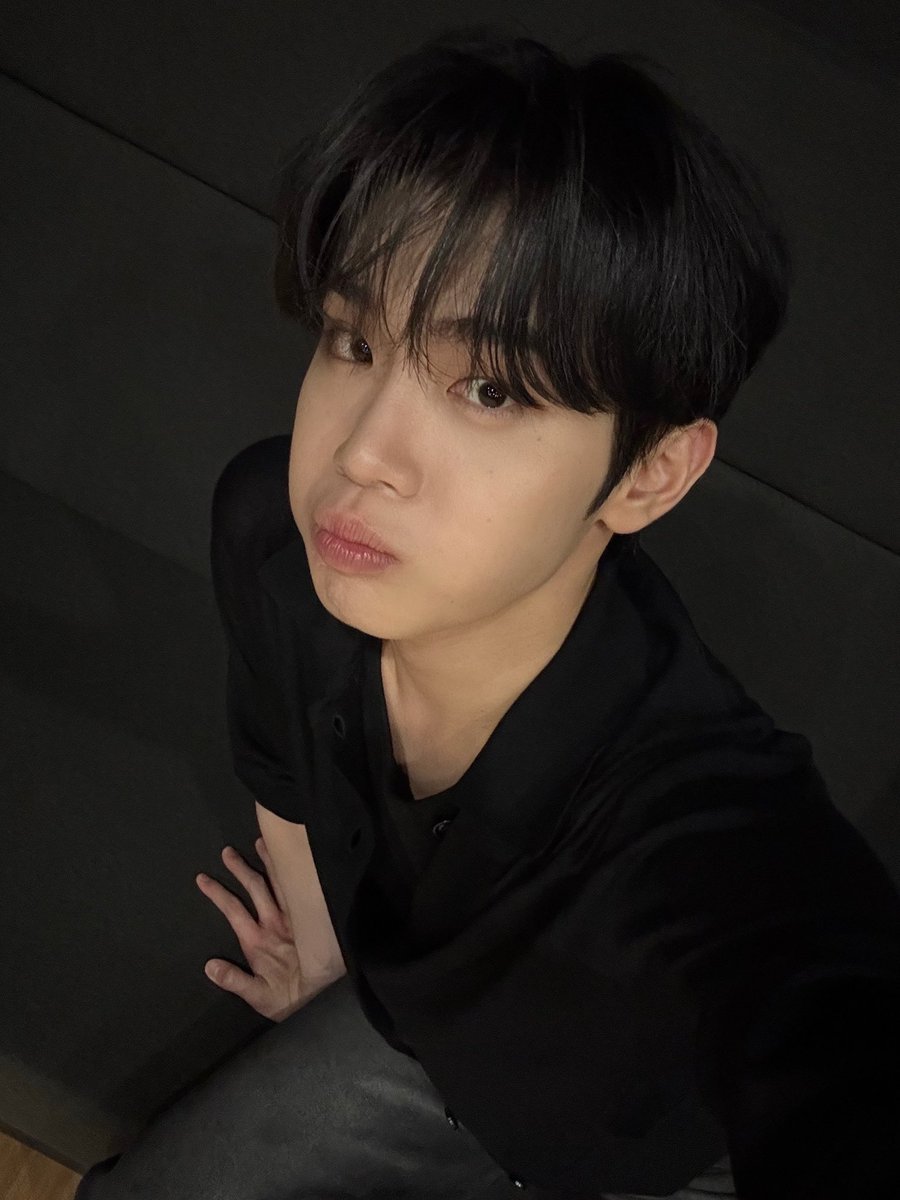 zerose240911's tweet photo. #제로즈_트친소
5명 다 좋아하지만 태래를 조금더 아끼는 2n 제로즈이자 꿀타래 입니다~ 친해지면 말도 많이 하고 생일날 선물도 챙겨드리고 다해요 너무 어리지만 않으면 환영입니다~ https://t.co/TuWBIN3fXG