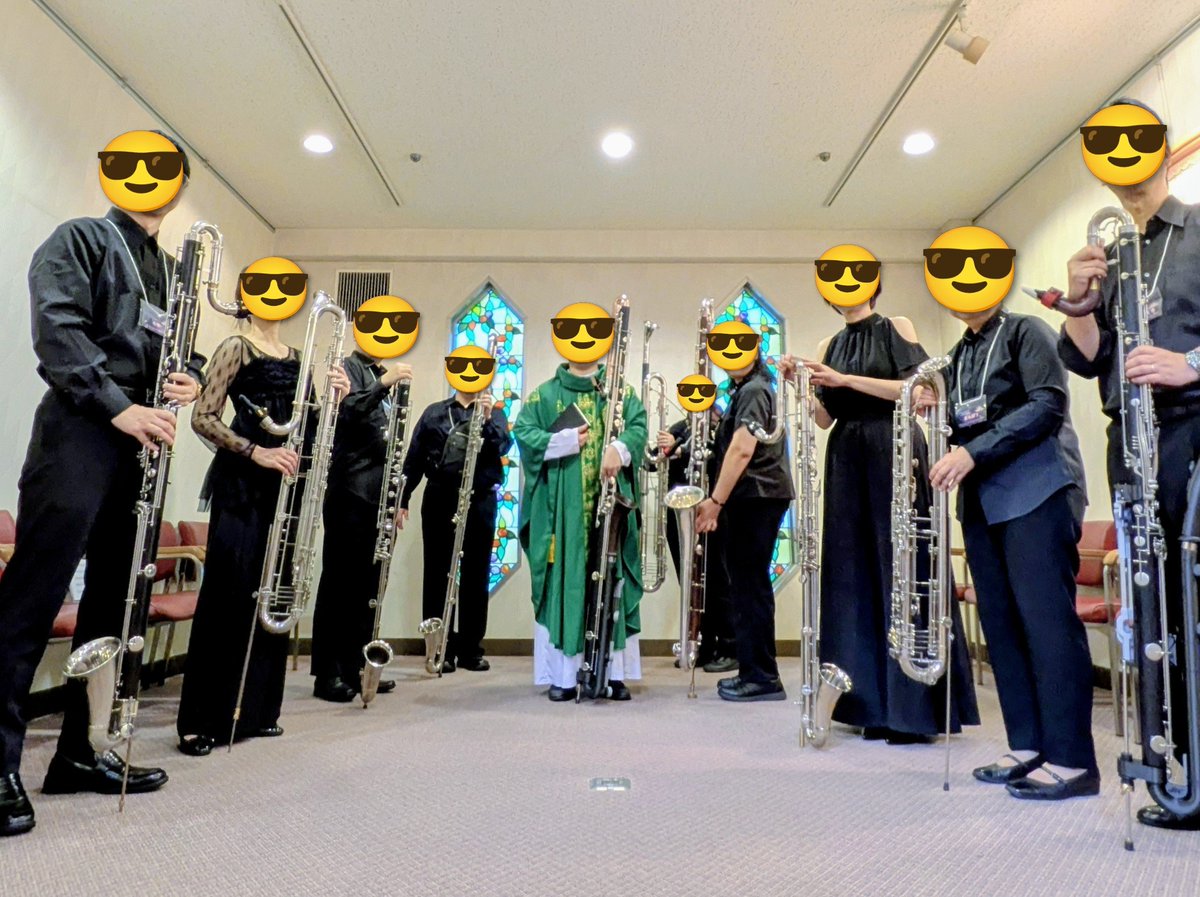 filly_clarinet's tweet photo. 【業務連絡（？）】
くらかるとの皆さんへ
コントラチームのアー写（コントラチームのアー写って何？）や、教祖の宣材写真もしくはアクスタ用写真、バックステージ写真などをアップしました（ねえ教祖の宣材写真もしくはアクスタ用写真ってのもなに？）
#くらかると https://t.co/3m3QKrGGmk