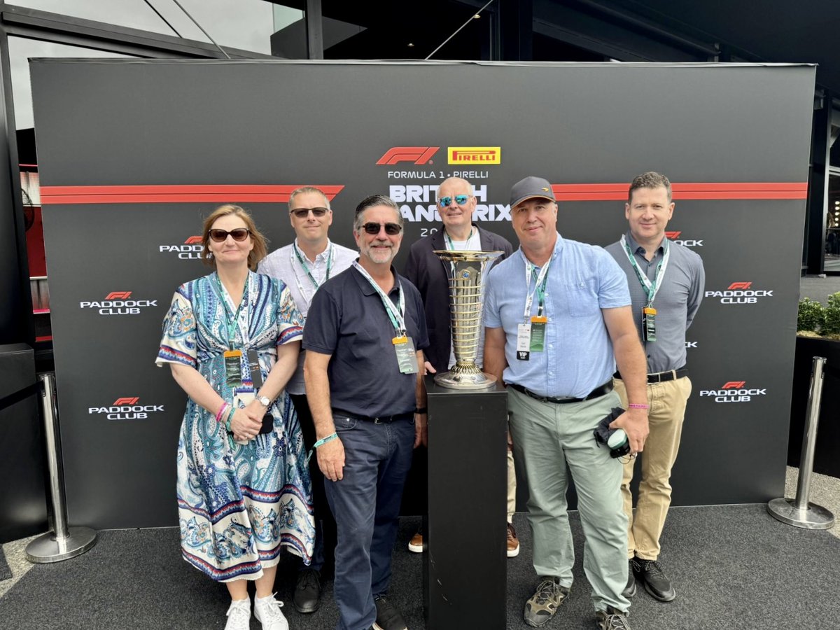 FreshworksInc's tweet photo. The circuit that hosted the first Formula 1 race in 1950. 🧡

At Silverstone, our customers are getting a behind-the-scenes look at what high-performance operations really look like, from the garage to the pit wall.

The McLaren Formula 1 Team makes it look effortless. Behind every seamless performance is a team, technology, and processes working in sync.

@McLarenF1 #BritishGP #F1