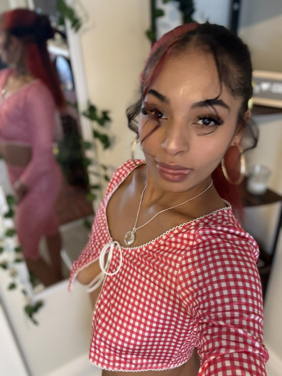 xxspoiledbratt's tweet photo. #sugarbaby #sellingcontent #findom #drainingwallets https://t.co/HxERIg0Psy