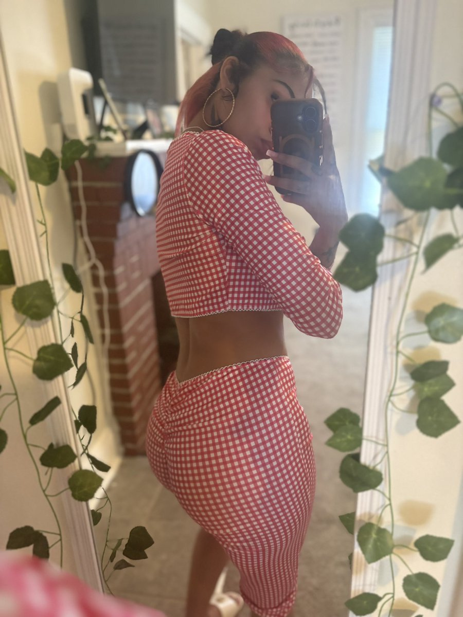 xxspoiledbratt's tweet photo. #sugarbaby #sellingcontent #findom #drainingwallets https://t.co/HxERIg0Psy