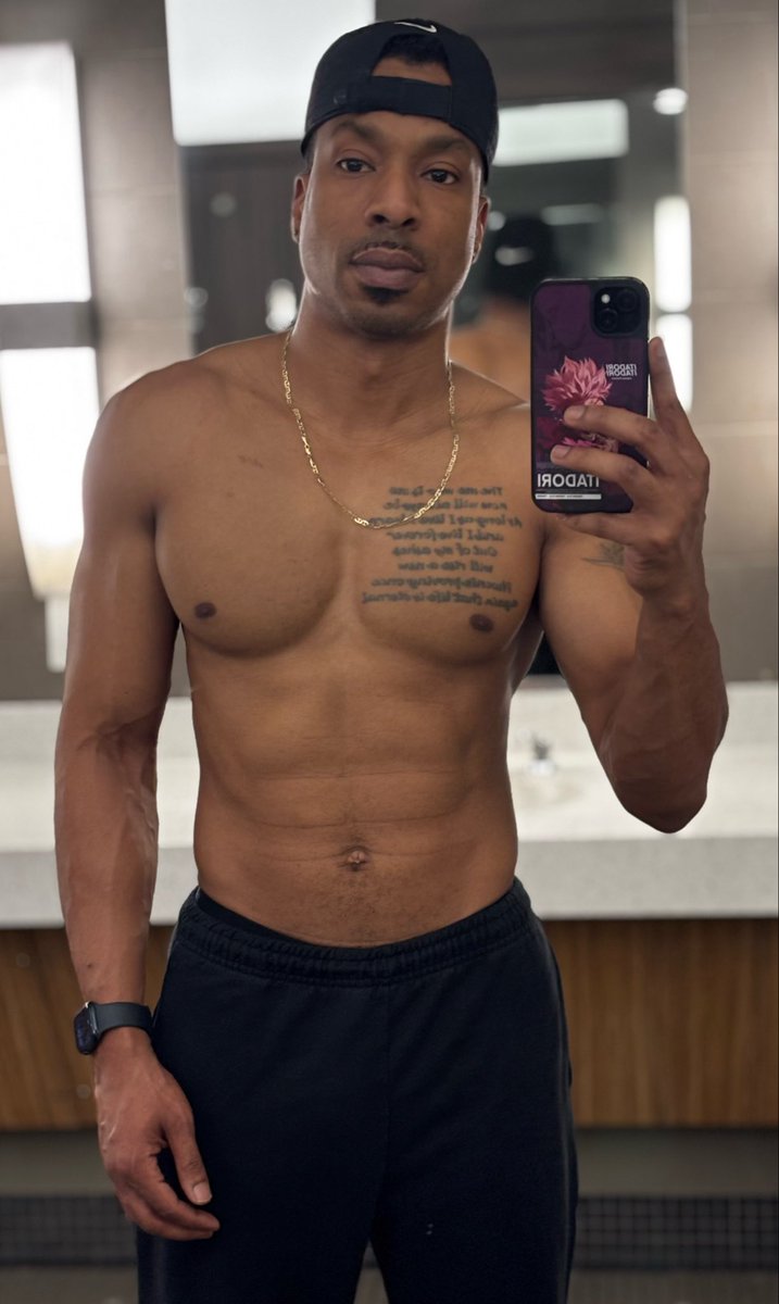 PhoenixHolley's tweet photo. Day 4 done which completes 1 week. Starting week 2 tomorrow. https://t.co/O7wFr4KCSZ