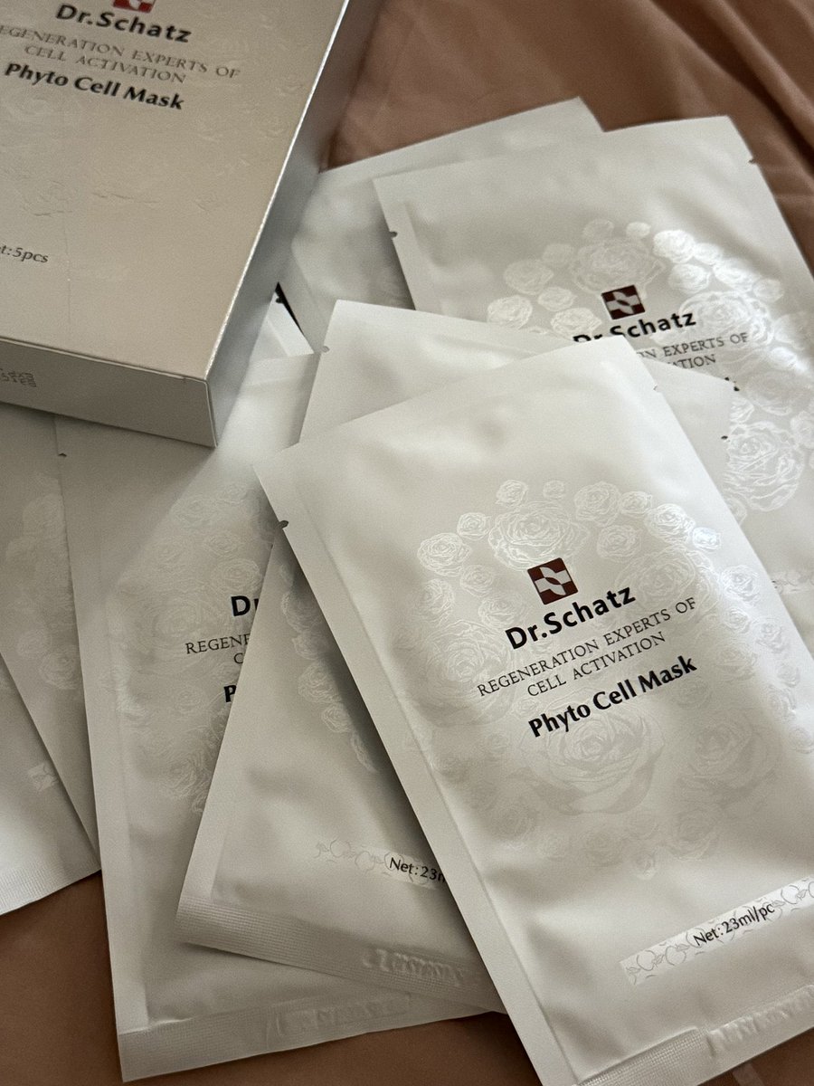 cloudysnowys's tweet photo. h-7 wedding rajin maskeran pakai masker ini beneran ga numbuh jerawat samsek makeup jadi cakep, nempel, flawless... GOOONG 😭🫶🏻 https://t.co/SAELFzBOS0