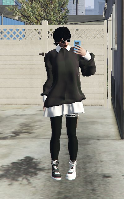 AzzySnaps's tweet photo. GTA character cosplay before GTA 6 https://t.co/t2L8EqGJZA