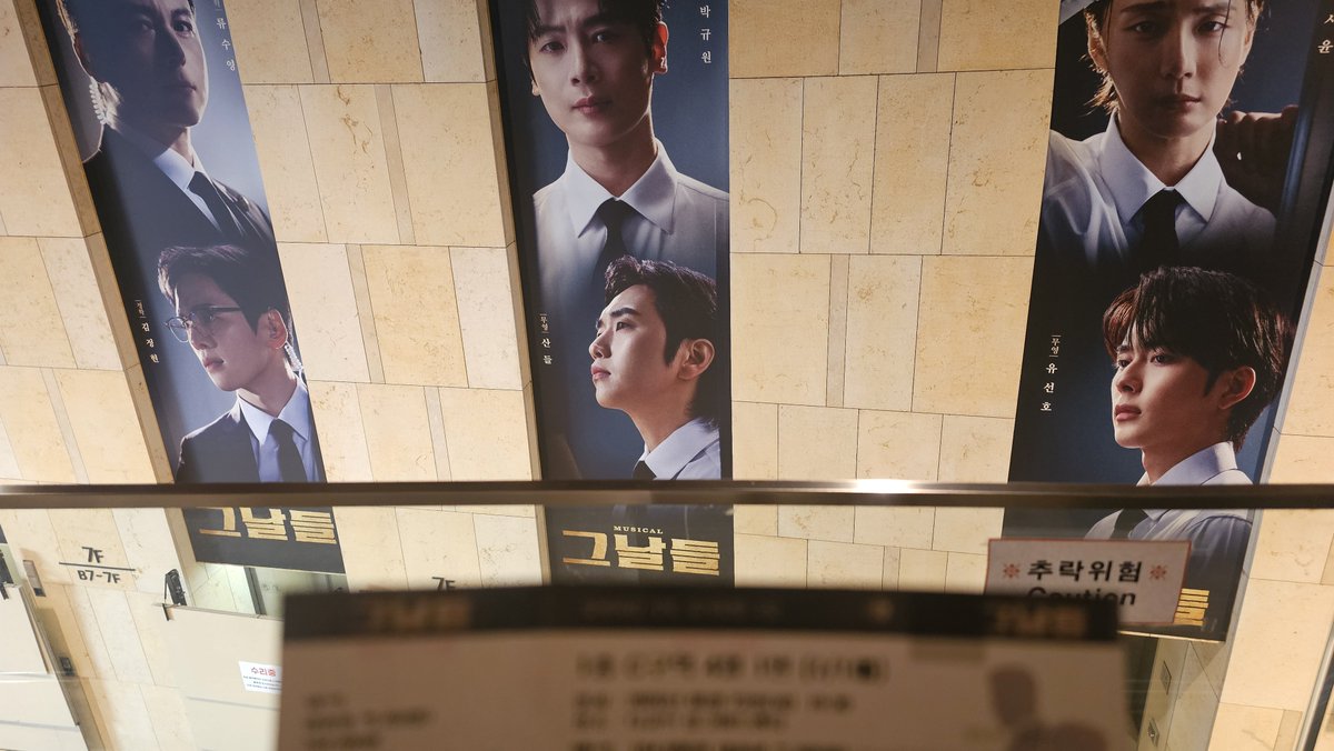 0423hhh's tweet photo. 저 잘 살아있습니다..
현생에 치여 살 뿐.. https://t.co/IwKZNKh38w