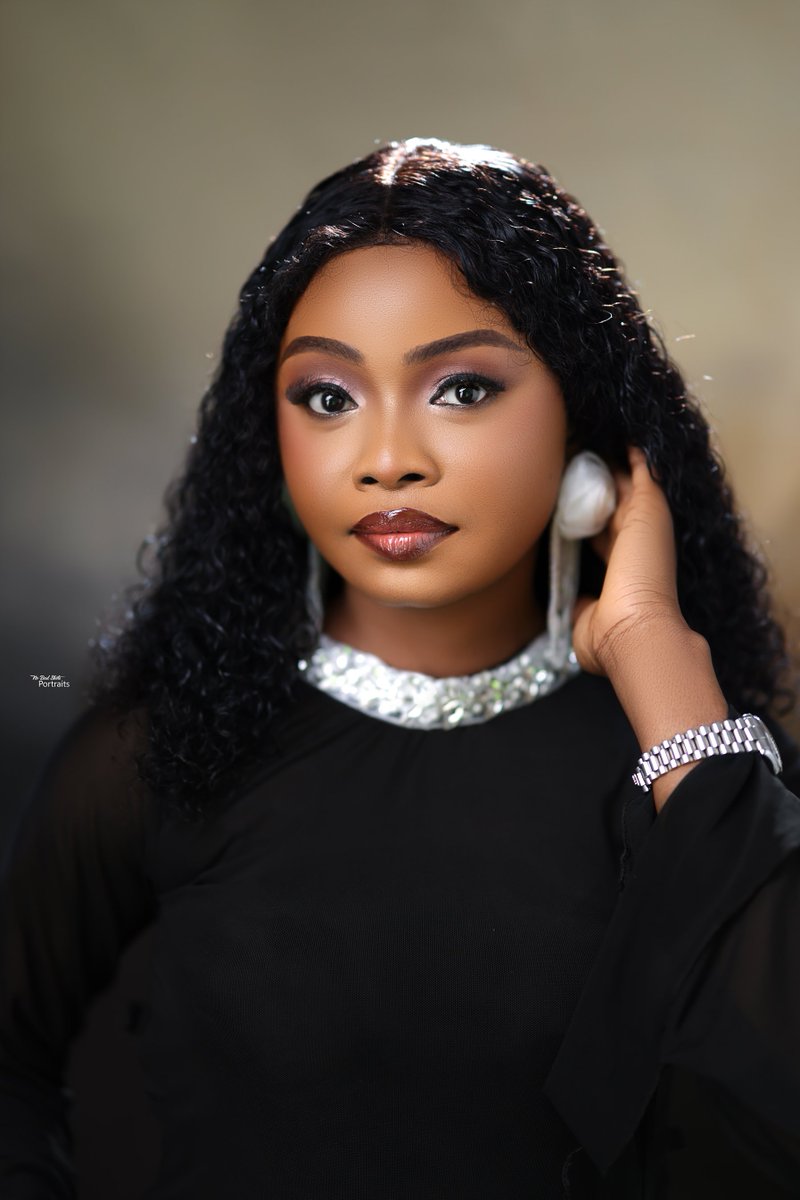 Otiks247w's tweet photo. @Lovelybae93  wishing my lovily lovily a sweet and happy birthday.. wishinyu more life and many more years my Phmacist lovily 🥰🥰🤗🤗 https://t.co/02GNoTjEd0