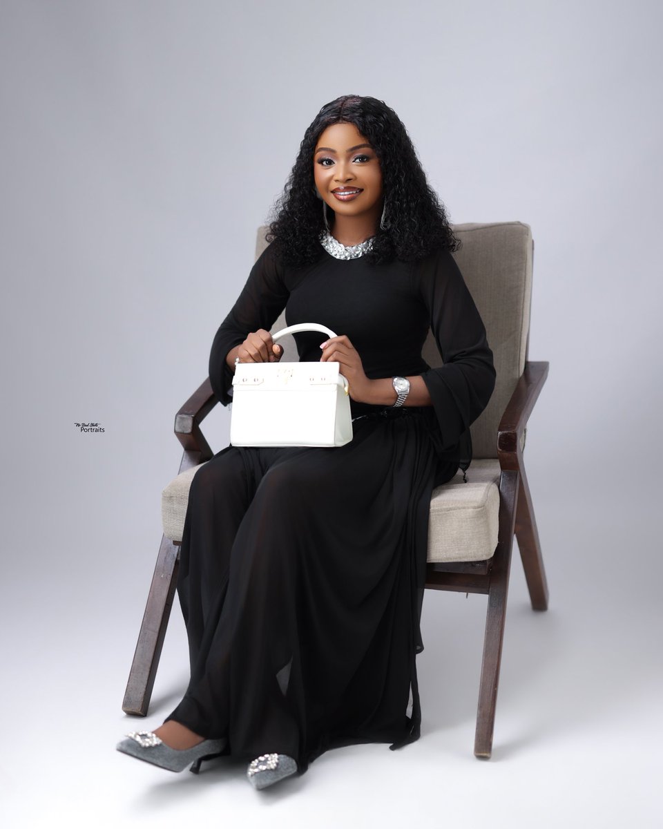 Otiks247w's tweet photo. @Lovelybae93  wishing my lovily lovily a sweet and happy birthday.. wishinyu more life and many more years my Phmacist lovily 🥰🥰🤗🤗 https://t.co/02GNoTjEd0