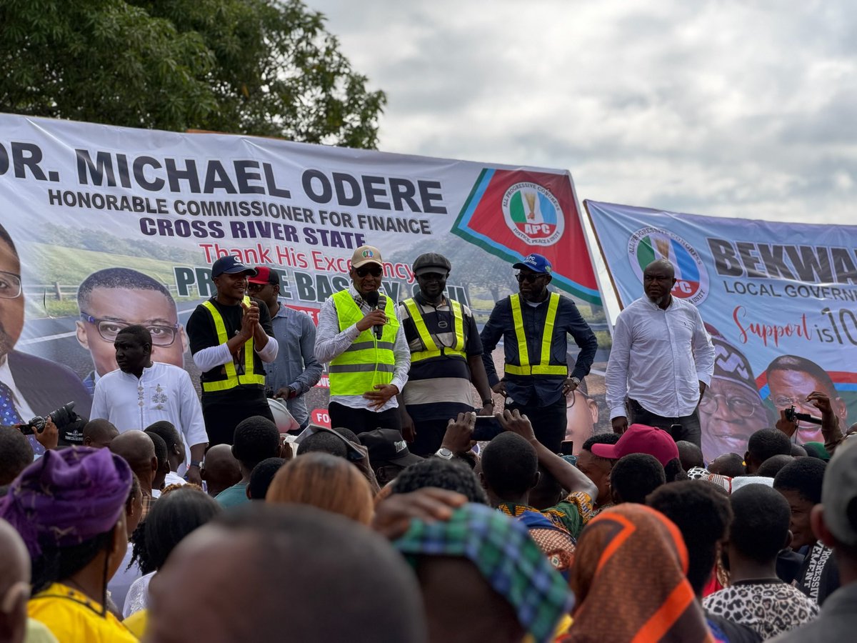 MichaelOdere's tweet photo. 1/4: Yesterday, I had the honour of welcoming His Excellency, the Deputy Governor of Cross River State, Dr. Peter Odey, to Bekwarra for the groundbreaking ceremony of the 10km Ochagbe–Okpeche–Ukpah–Ugboro Road, representing His Excellency, Senator Prince Bassey Edet Otu. https://t.co/CDgDE662Qo