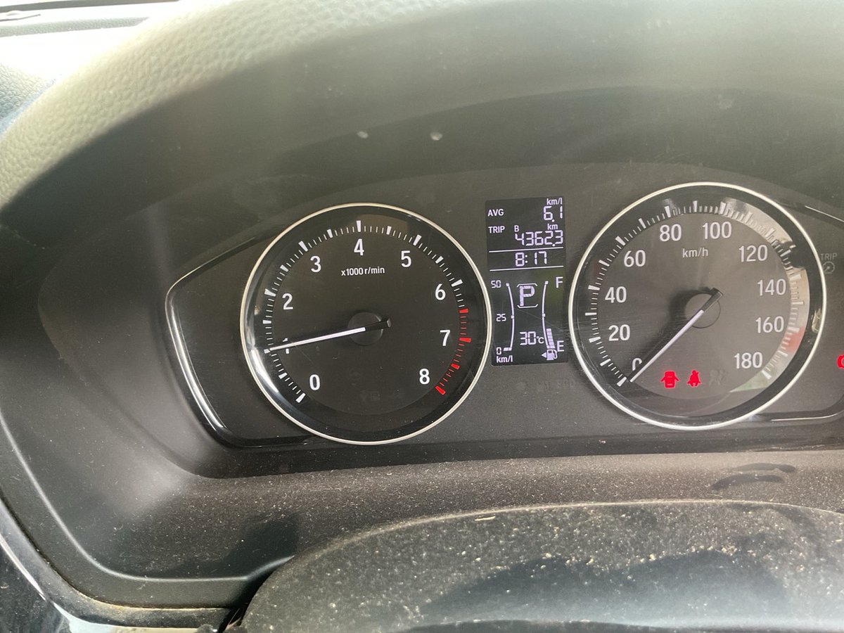 Sing30084Singh's tweet photo. @INCIndia Honda amaze ka mileage yh. Ab ky is me me 170 rupee litter wala tel dalwaa u https://t.co/7l6VsKgTek