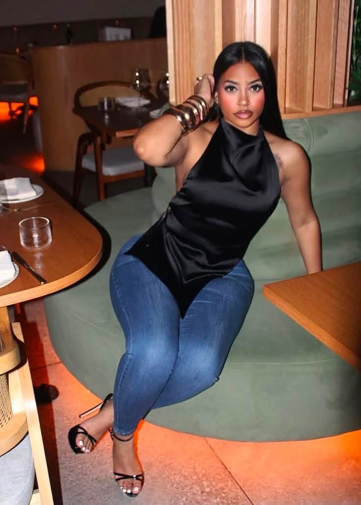 niy2pretty's tweet photo. It’s giving “GROWN” https://t.co/eU5VmynPUp
