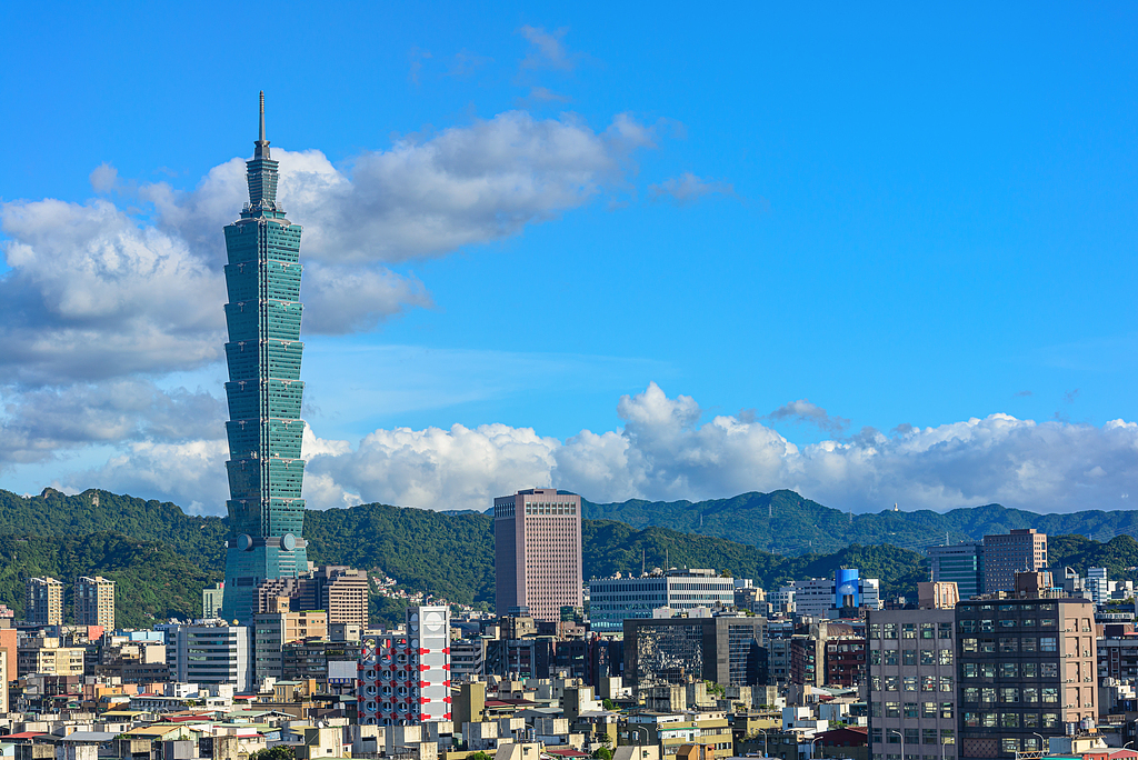 ChinaDaily's tweet photo. China Daily Editorial: Enhanced jurisdiction over waters east of #Taiwan is a timely, forceful deterrent to those harboring a malicious intention to split the Chinese island from the motherland. #ChinaDailyEditorial https://t.co/ft4ndAPfBd https://t.co/Bk8oJooYc1