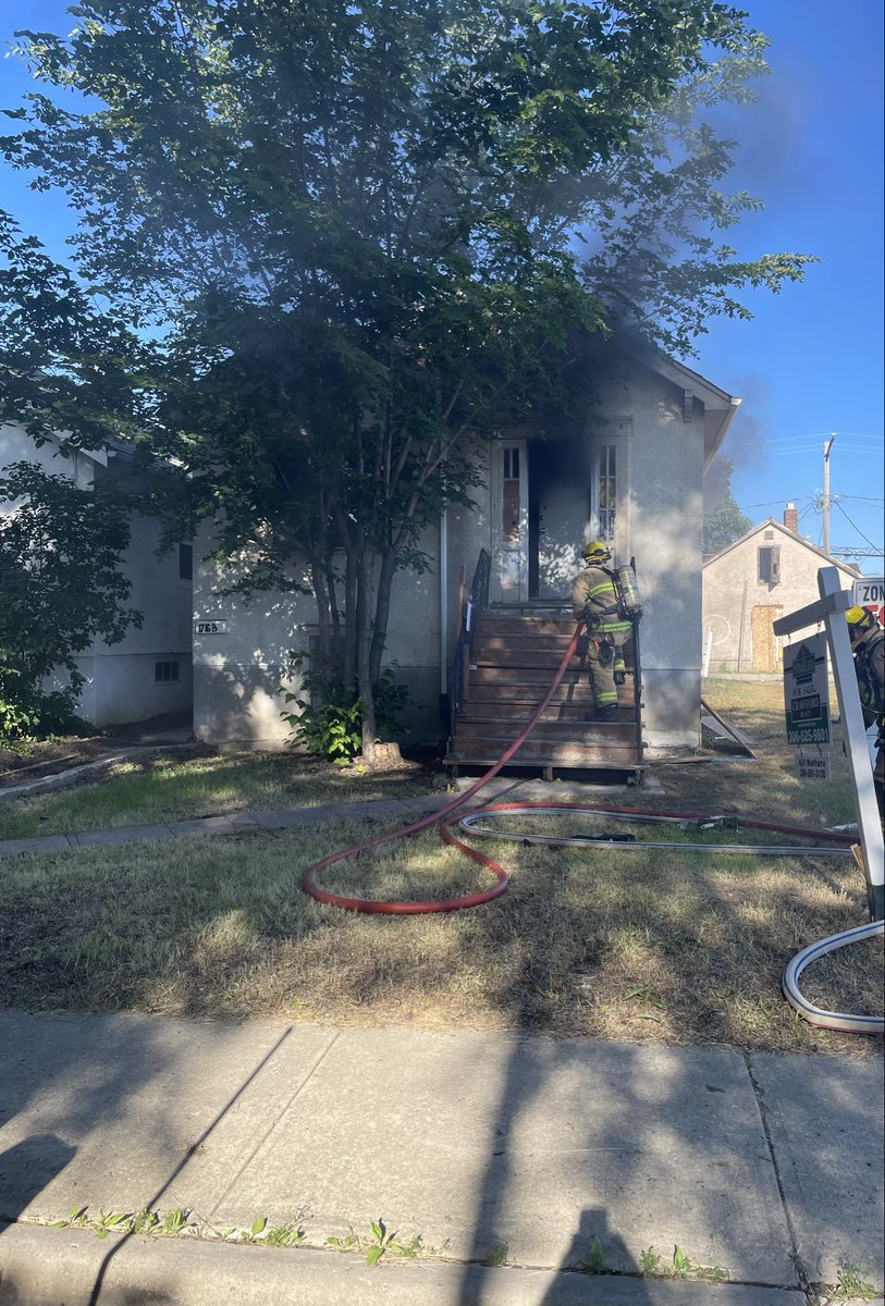Regina_Fire's tweet photo. RFPS responded to a house fire at 8:08am this morning 1700 Blk Ottawa St. Smoke coming from windows on arrival. Crew made entry locating fire in the basement and main floor areas. Fire is under control. All searches completed. No injuries. Fire will be under investigation. #YQR https://t.co/dy19EbNrpX