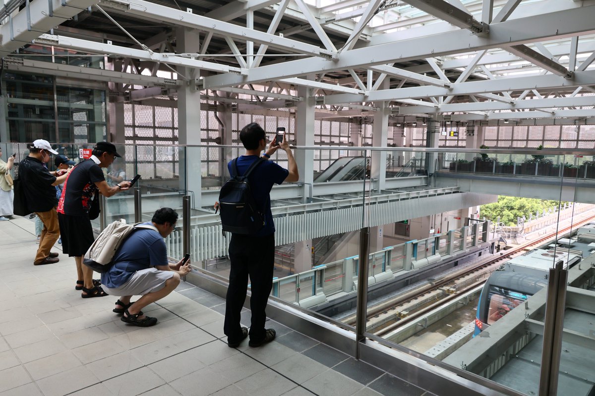 parkarail's tweet photo. 台湾ではメトロの新規開業はいつもプレ開業の期間を設け、無料で乗れますから、アトラクションの感覚で乗りに行くというお祭り状態。
[2026/07/04] https://t.co/luLqhUOr3k