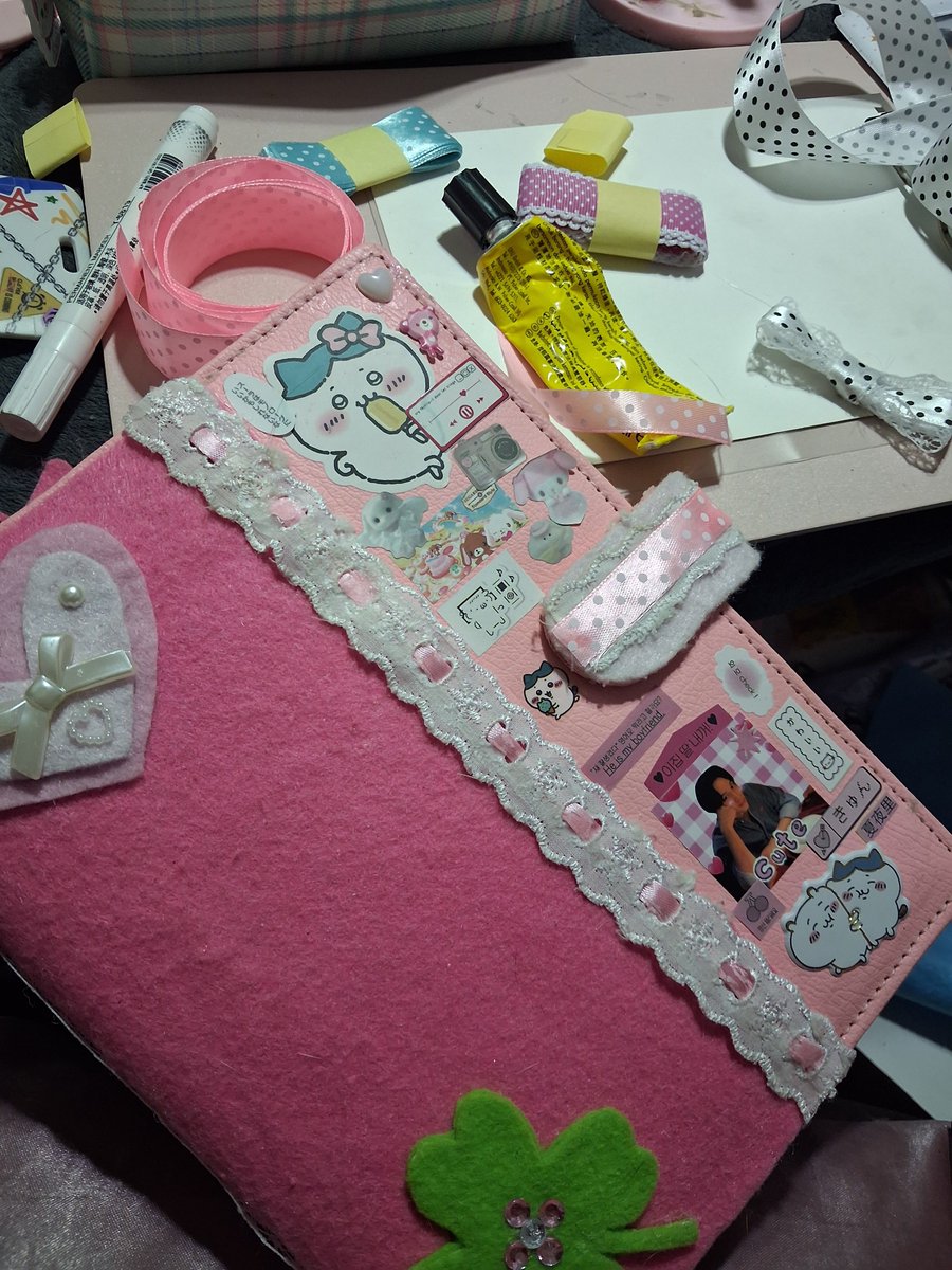 WaVee5G's tweet photo. Idk how else I'm supposed to decorate this help💔 https://t.co/WwkQSjTR3z