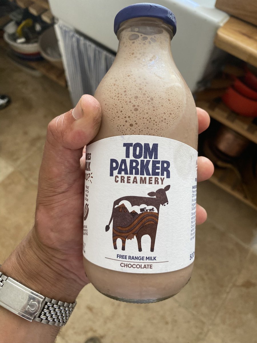 Babygravy9's tweet photo. Dangerous afternoon to be an ice-cold glass bottle of choccy milk. https://t.co/Sme6g3bcl8