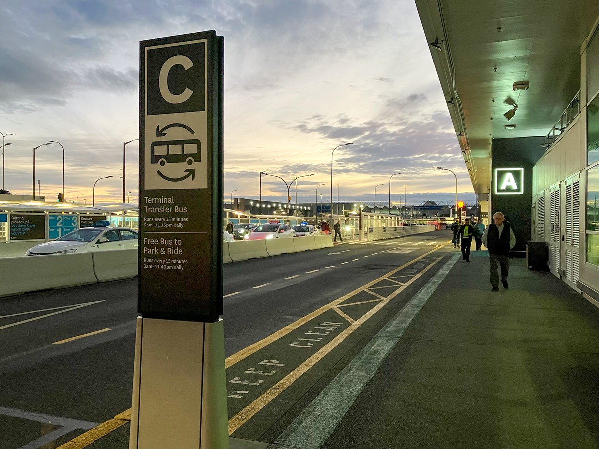 af_ect_on's tweet photo. そんなわけで7年ぶりのニュージーランド5泊の旅はこれにて帰国日。
手荷物のリュックを7kgぴったりにしたらスーツケースが0.8kg余った。ワインあと1本行けたか。

#ぼんかな星見のNZ旅 https://t.co/JV1JYpSUl1