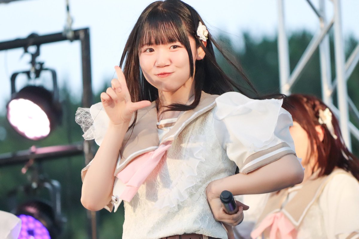 あいちゃん様限定 夕方のステージでのあいちゃん かわいいねぇ #三浦あい #限りなく白く