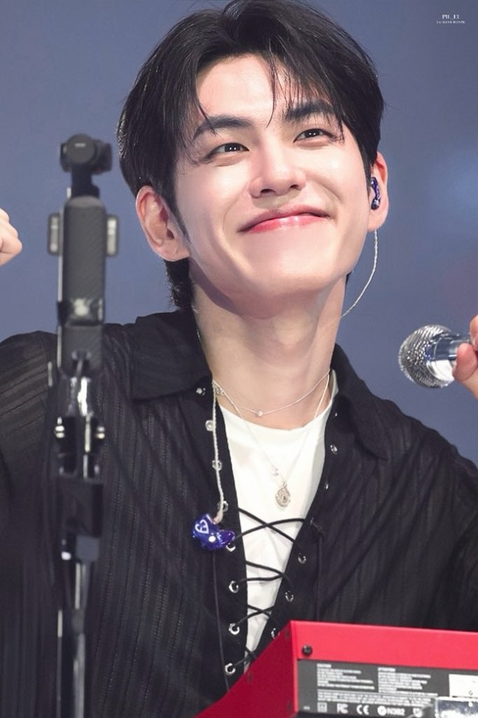 pil_eu2's tweet photo. 260705 The DECADE FINALE in SEOUL
#원필 #WONPIL #데이식스 #DAY6 

원필이 짱 귀여움 ㅜㅜ https://t.co/8Ga5zTHYdV