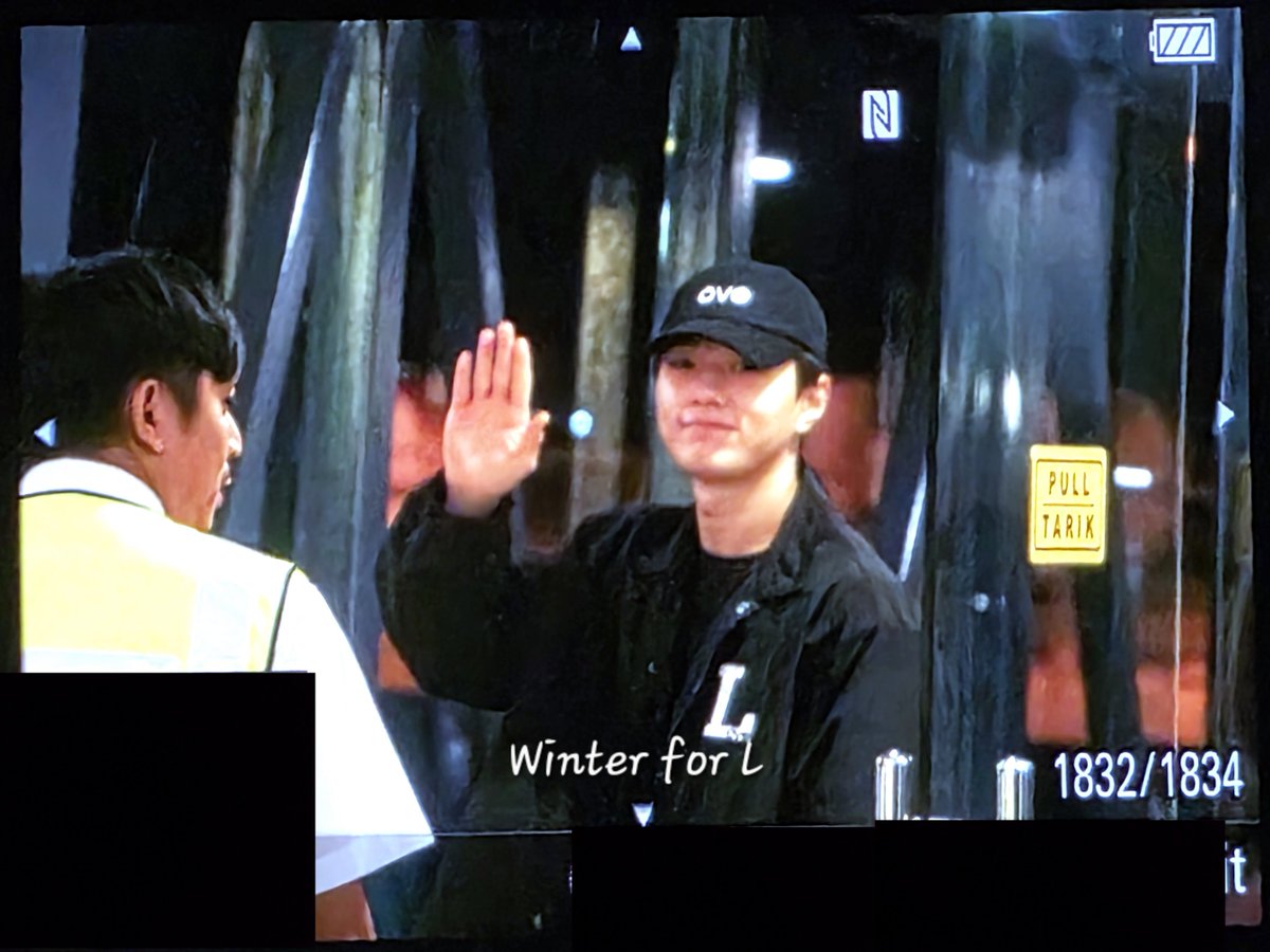 eterneL313's tweet photo. 26.07.05 CGK 출국 PRE

자카르타 팬콘 잘했어~ 푹 쉬세요 😺

#김명수 #KIMMYUNGSOO #キムミョンス #엘 #L #金明洙 https://t.co/QG8fmOu3KB