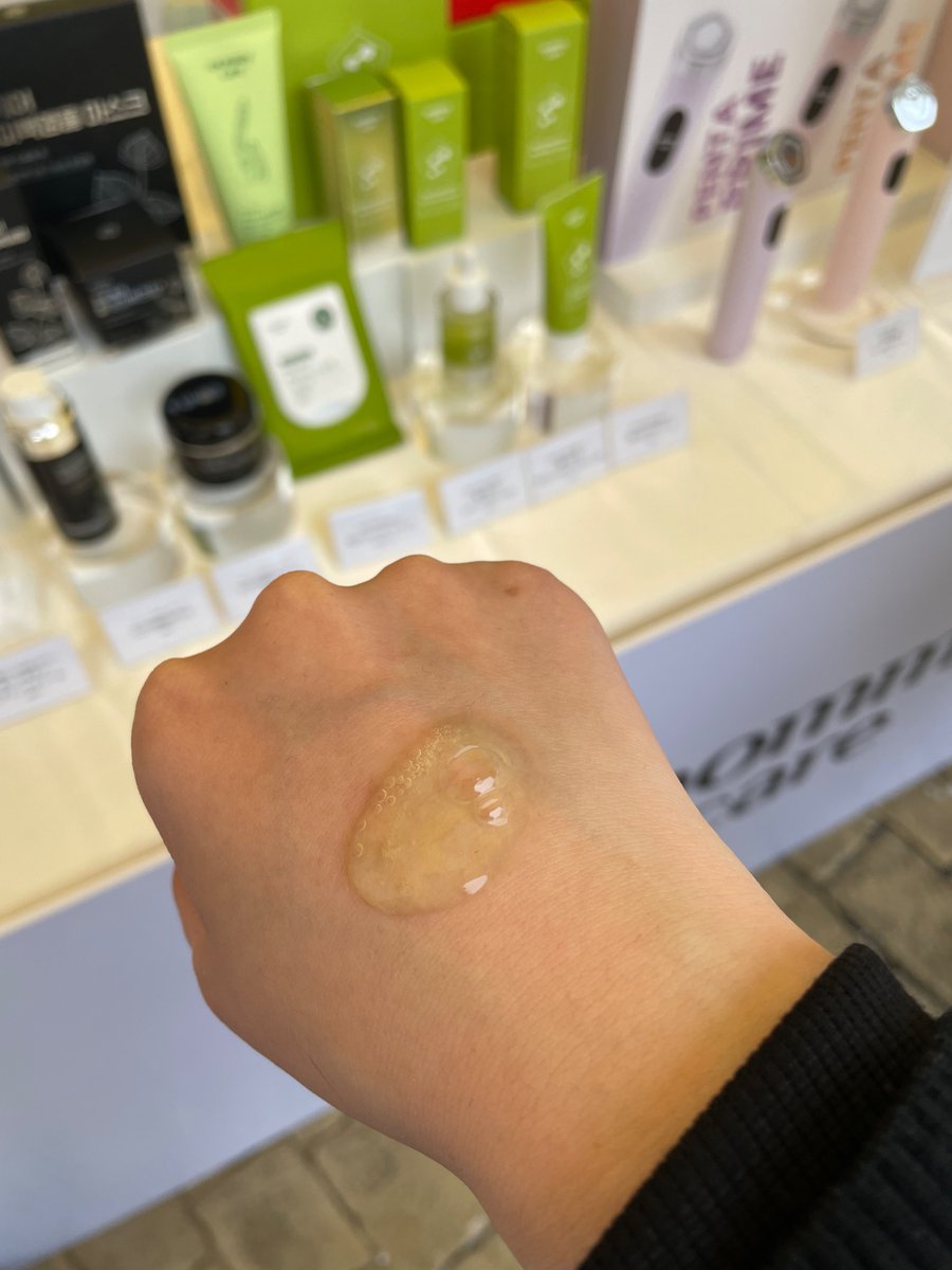 2525cosme's tweet photo. #びゅーふる　#びゅーふぇす
#mommycare #マミーケア
#마미케어

アンプルを美顔器で試させていただきました！

なんと、#ラッキードロー では5等で毛穴アンプルが当たりました！
1番気になってたので、私には1等くらいかそれ以上に嬉しかったです！ https://t.co/rImz5vKwps